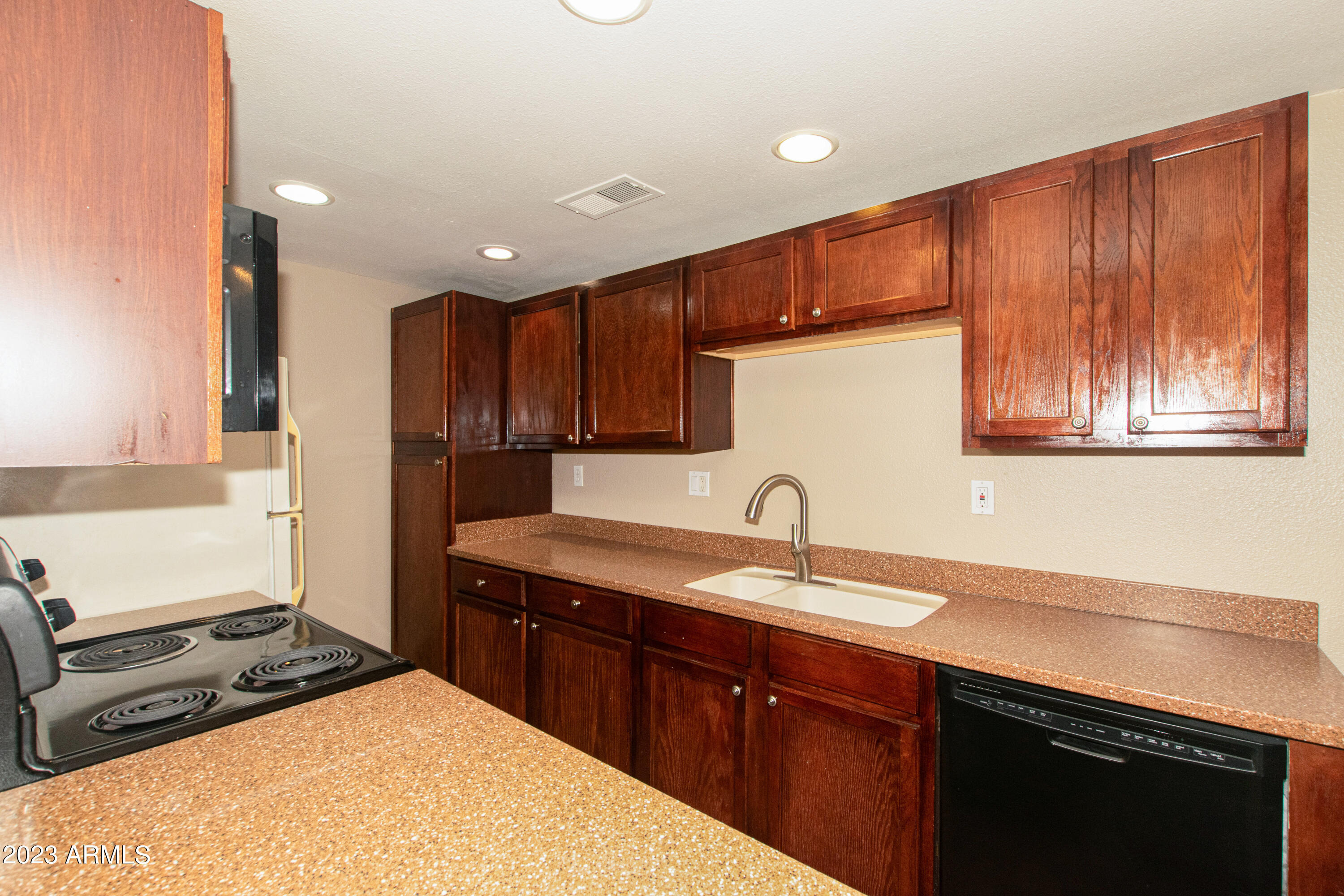 Brown Rd, Mesa, AZ 85201 #1
