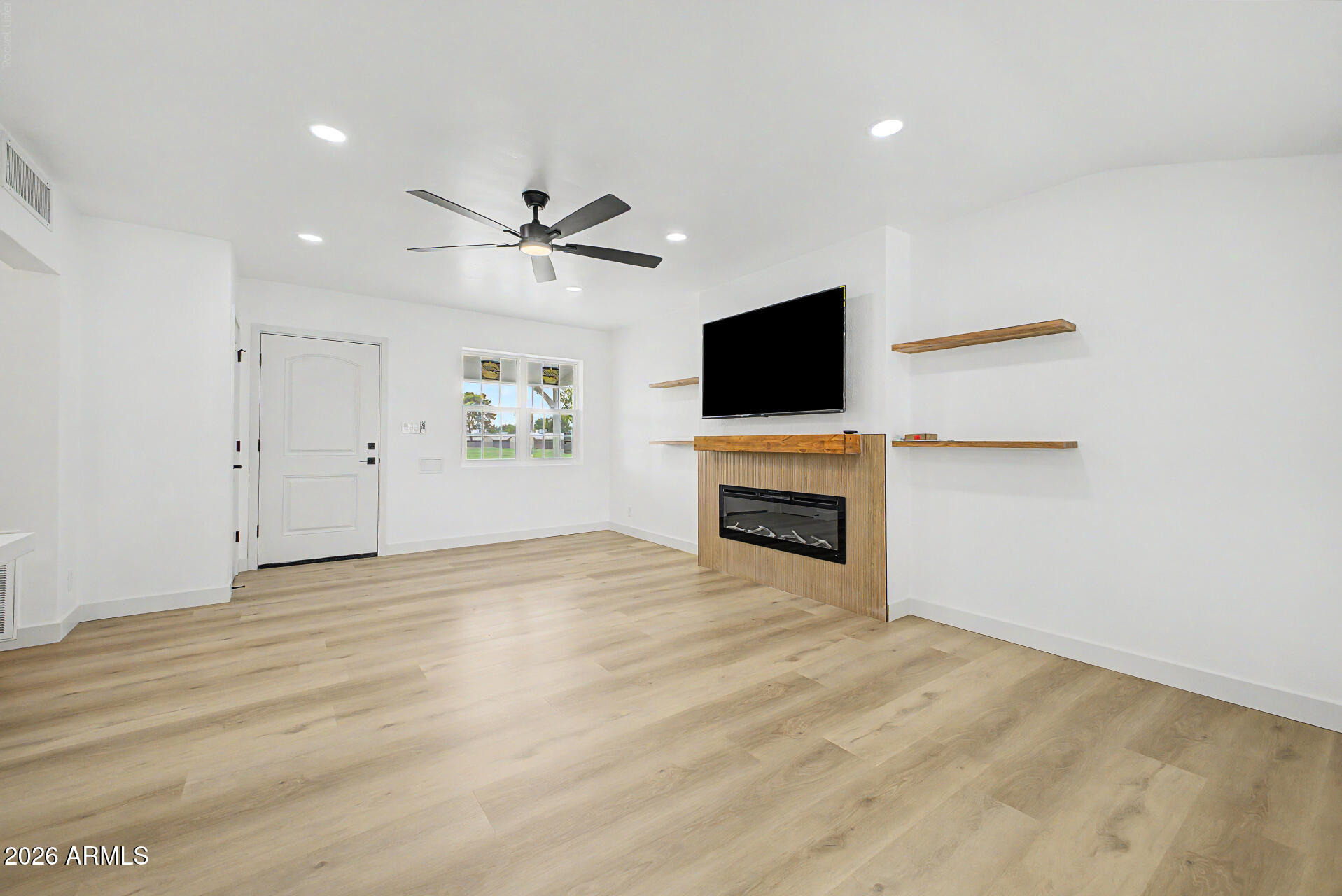 Orangewood Ave, Glendale, AZ 85301 #1