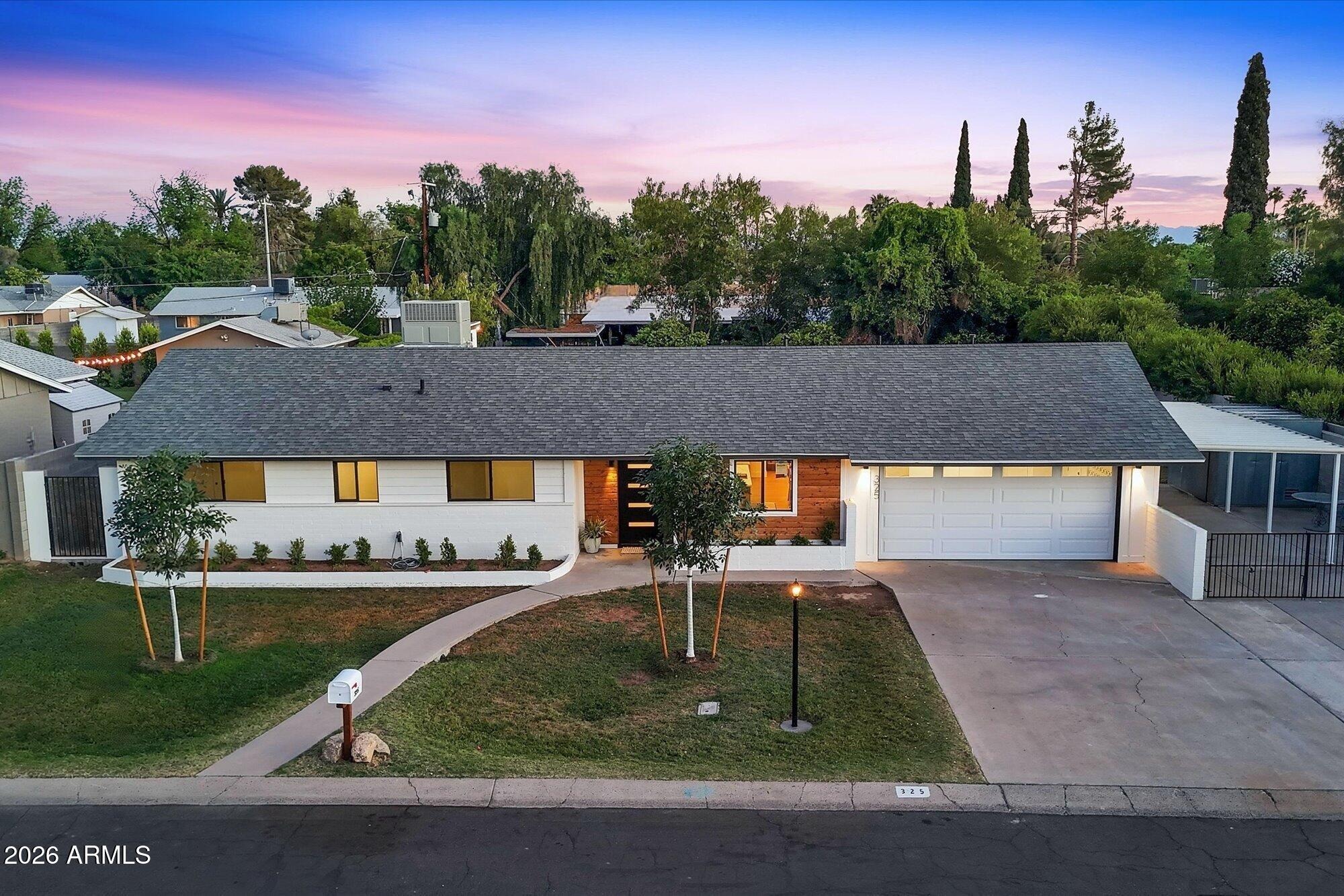 Loma Ln, Phoenix, AZ 85021