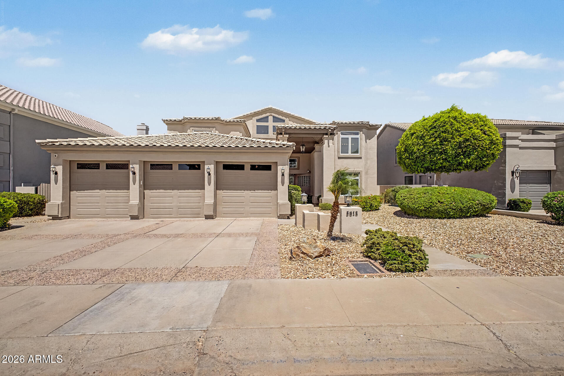 Del Lago Cir, Glendale, AZ 85308