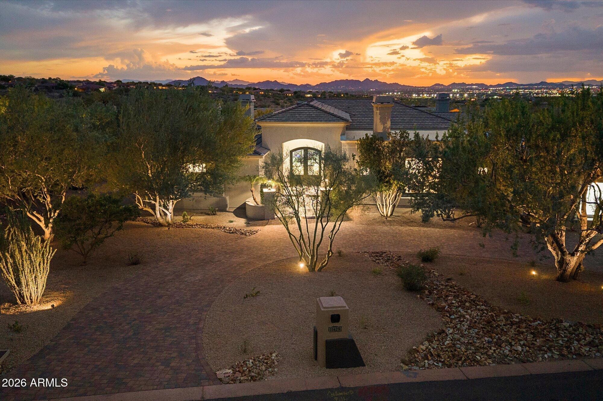 Le Marche Dr, Scottsdale, AZ 85255
