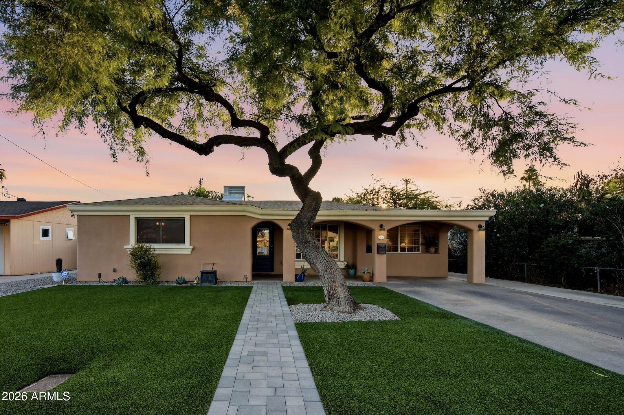 37th St, Phoenix, AZ 85008