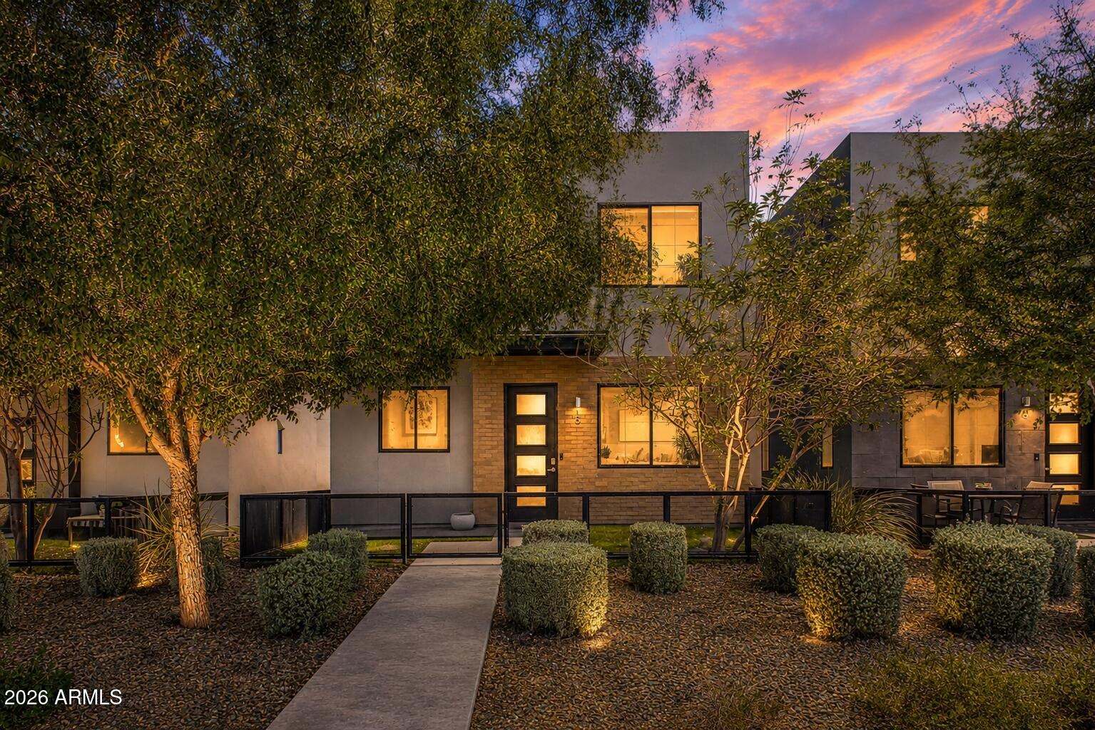 42nd St, Phoenix, AZ 85008