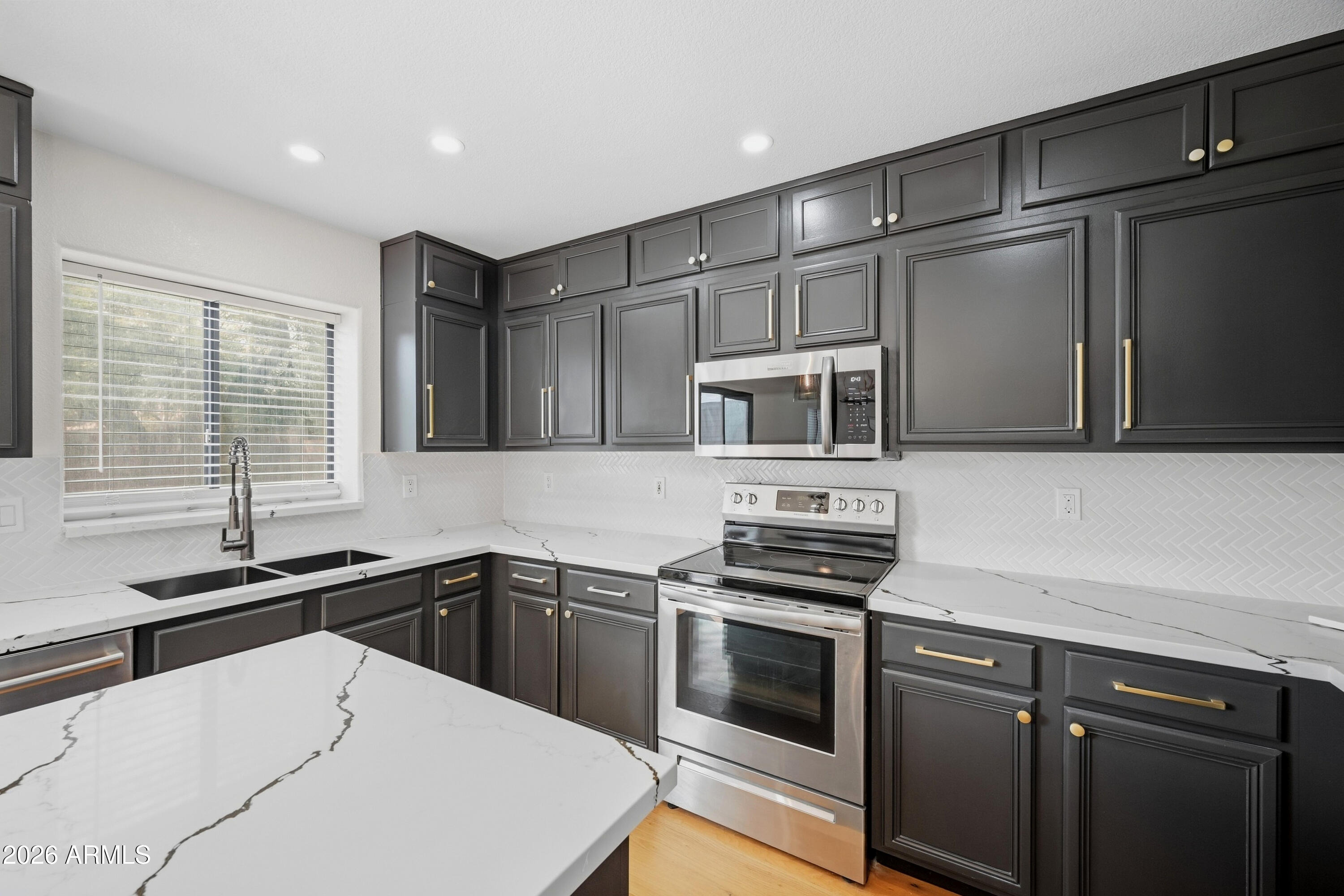 Jones Ave, Phoenix, AZ 85043 #1
