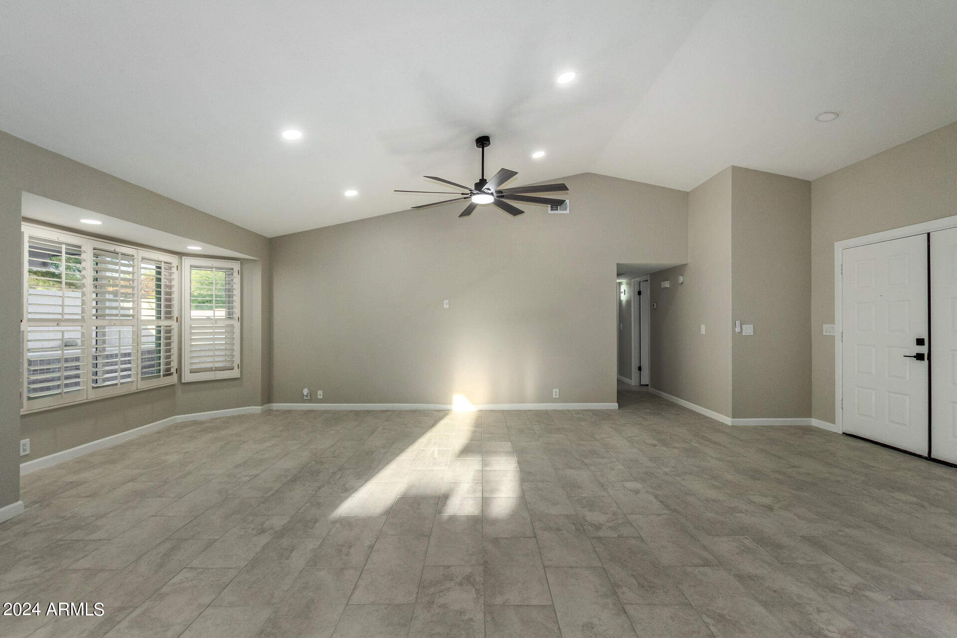Banff Ln, Phoenix, AZ 85023 #1
