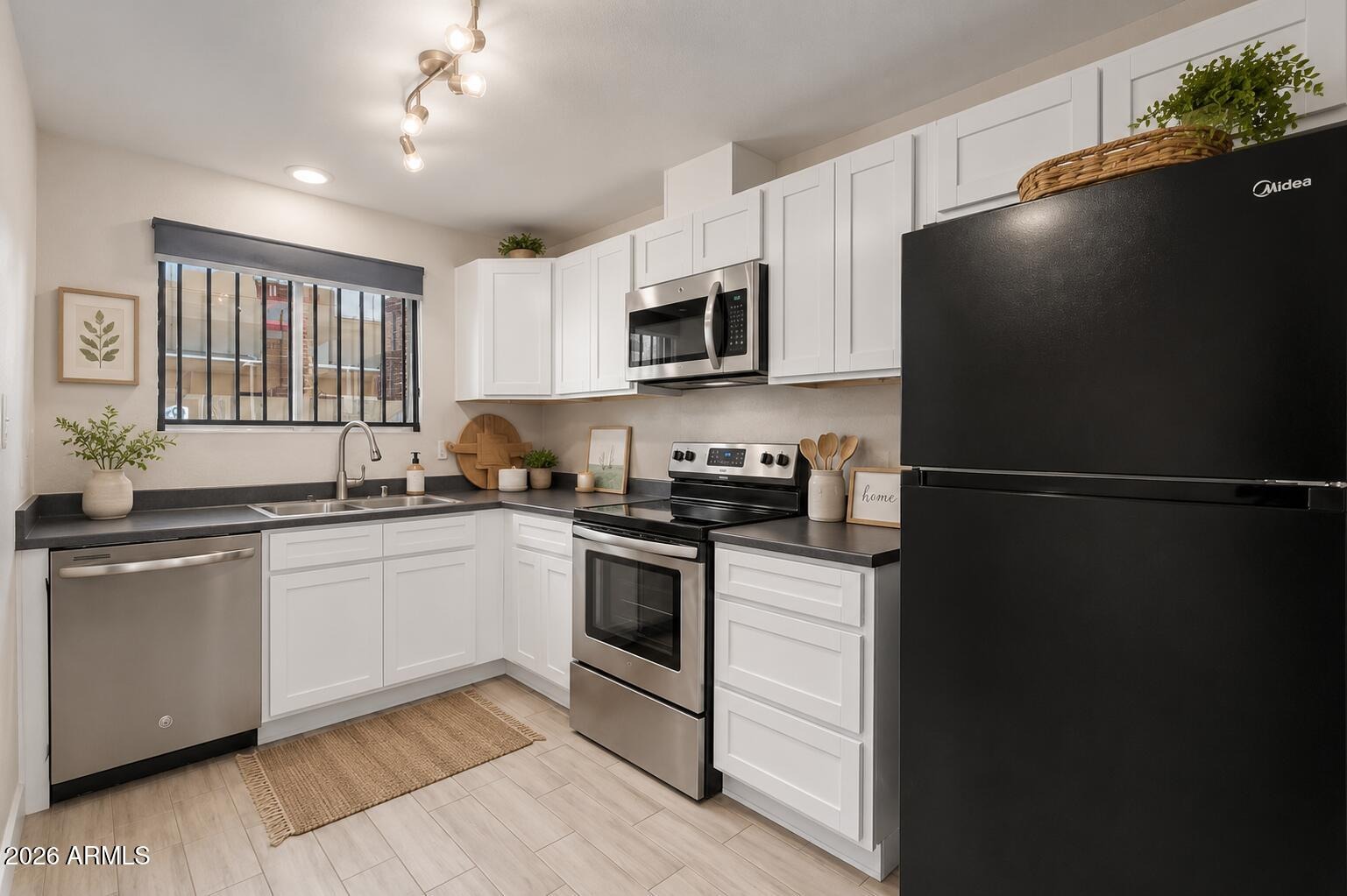 Missouri Ave, Phoenix, AZ 85015