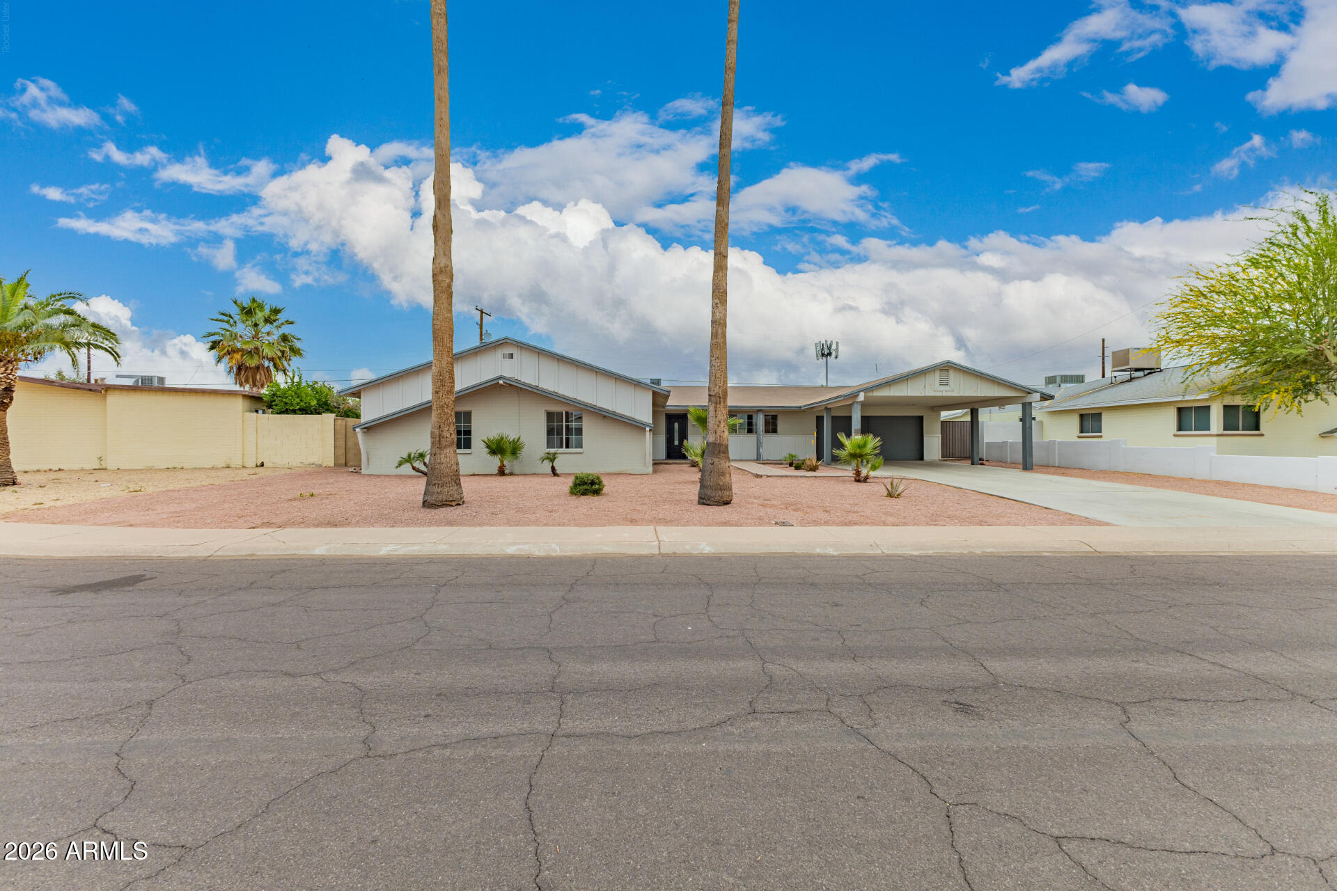 64th Ave, Glendale, AZ 85301