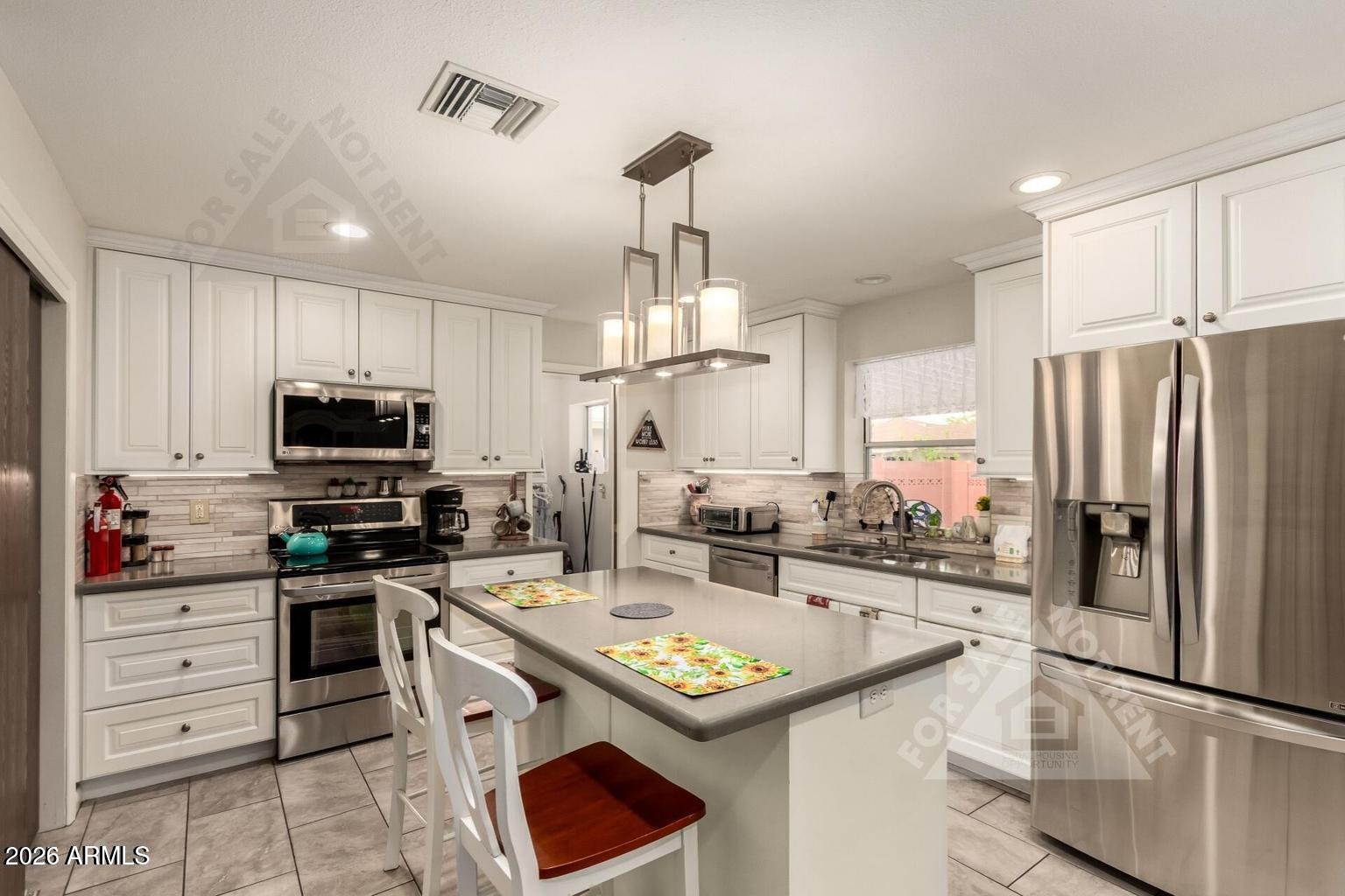 Florian Cir, Mesa, AZ 85206