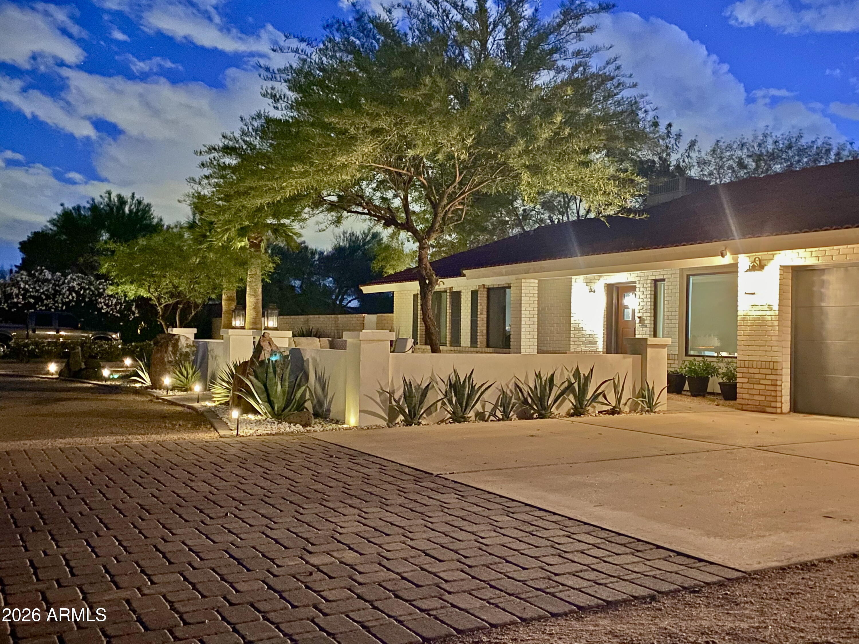 37th St, Phoenix, AZ 85032