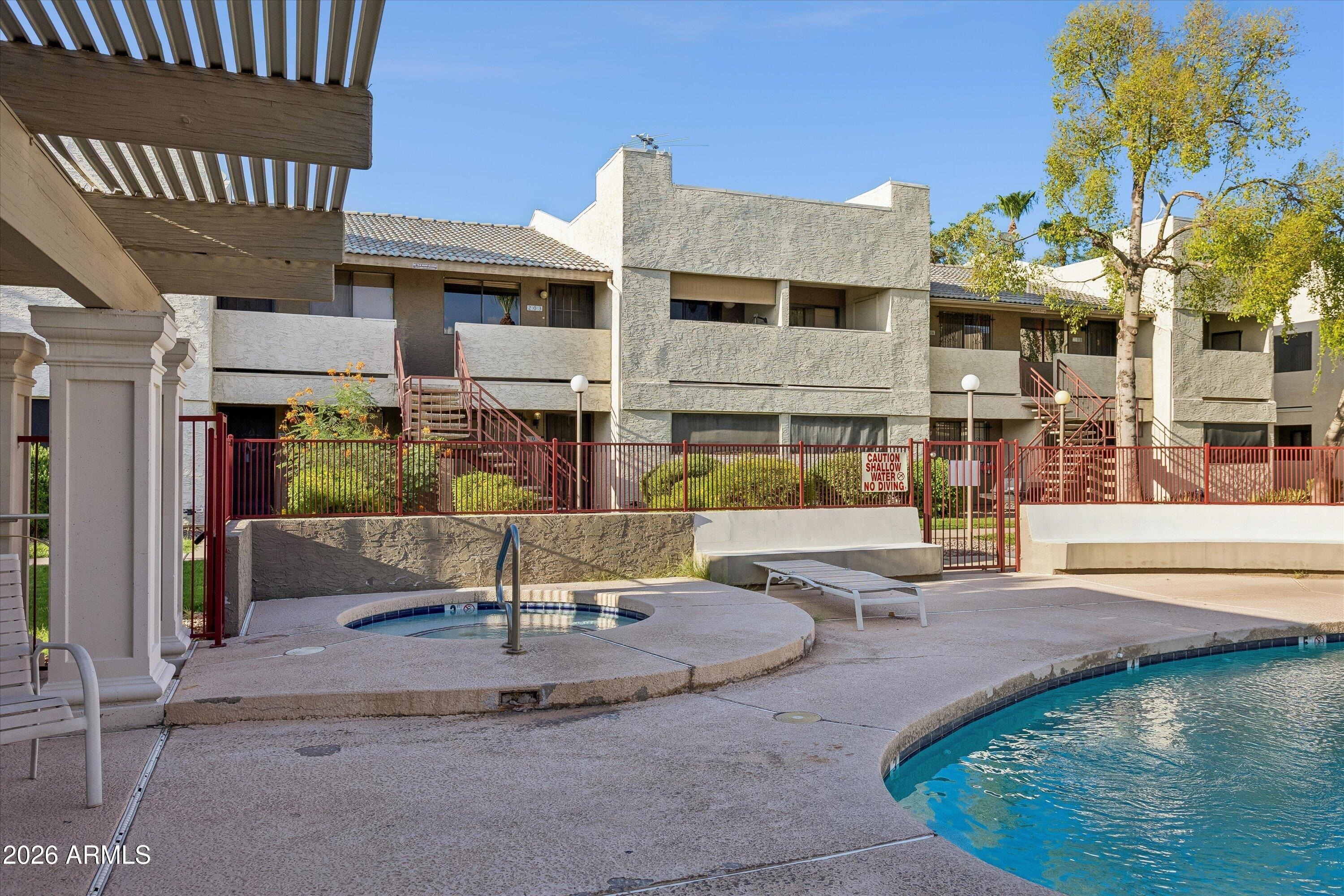 Earll Dr, Phoenix, AZ 85018