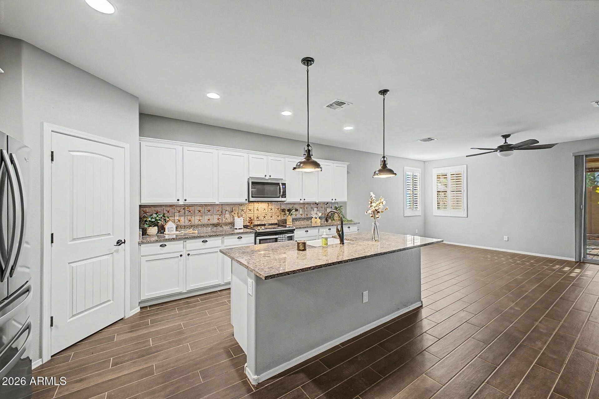 Louise Dr, Surprise, AZ 85387 #1