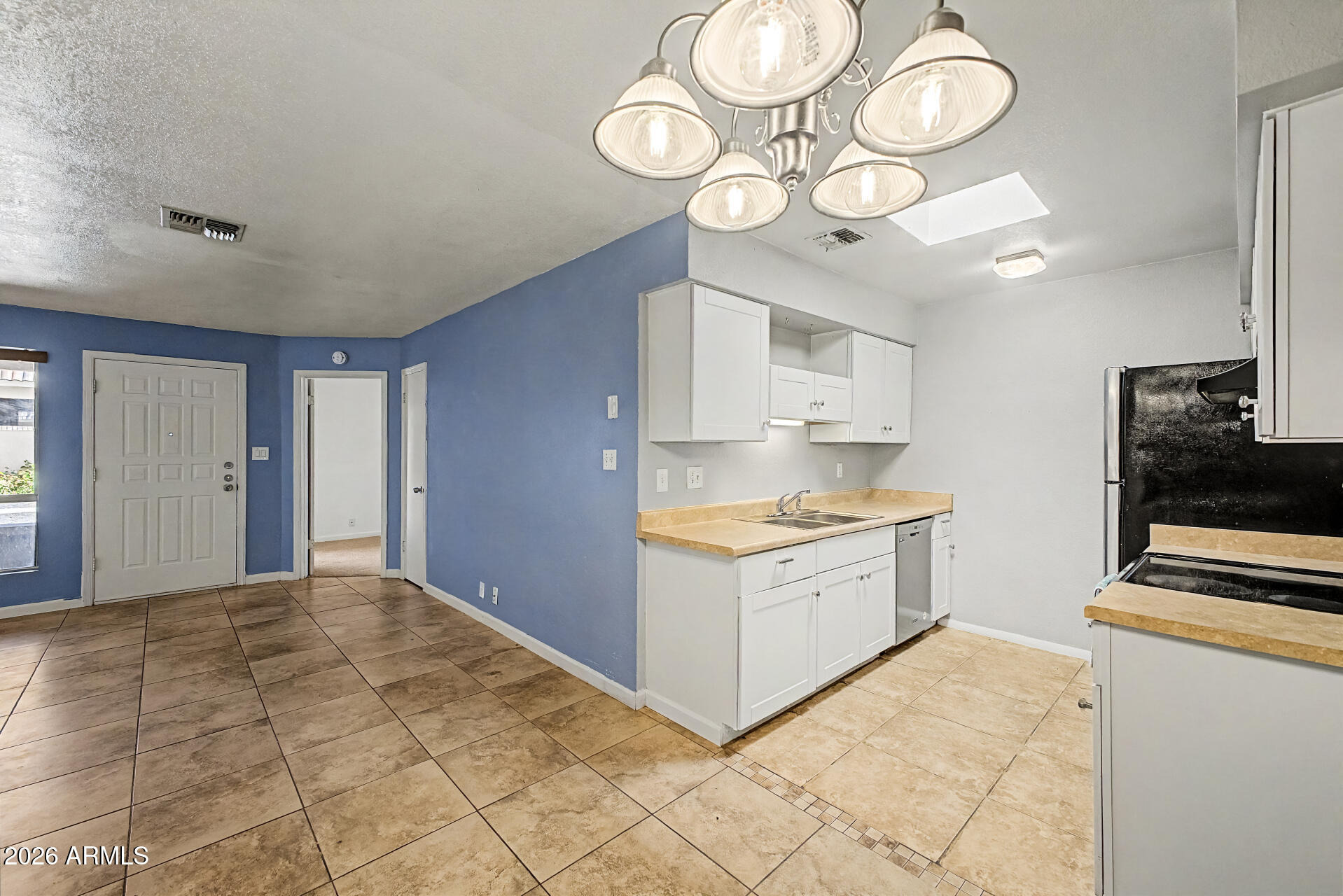 Pontiac Dr, Phoenix, AZ 85027 #1