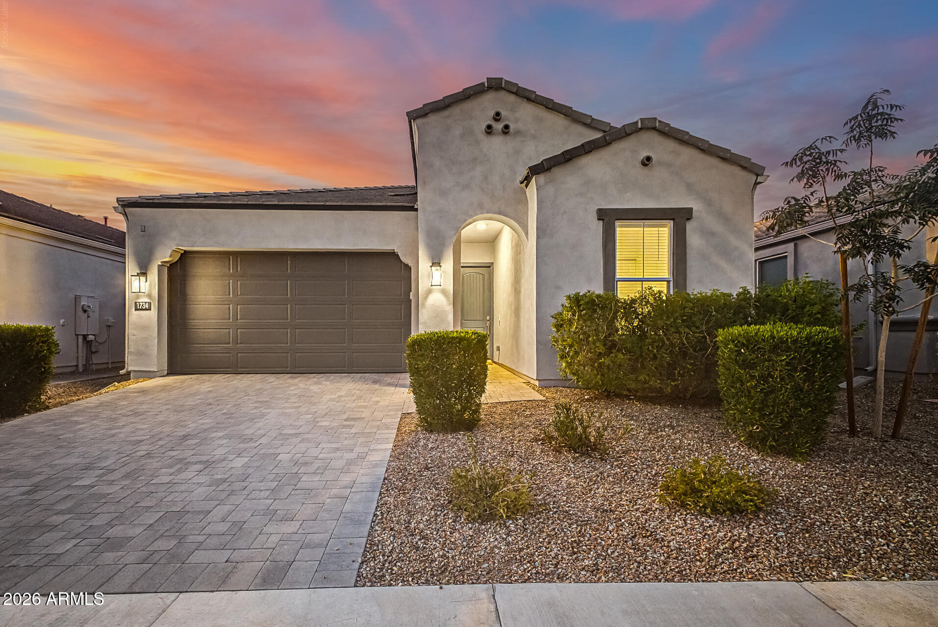 Questa Dr, Phoenix, AZ 85024