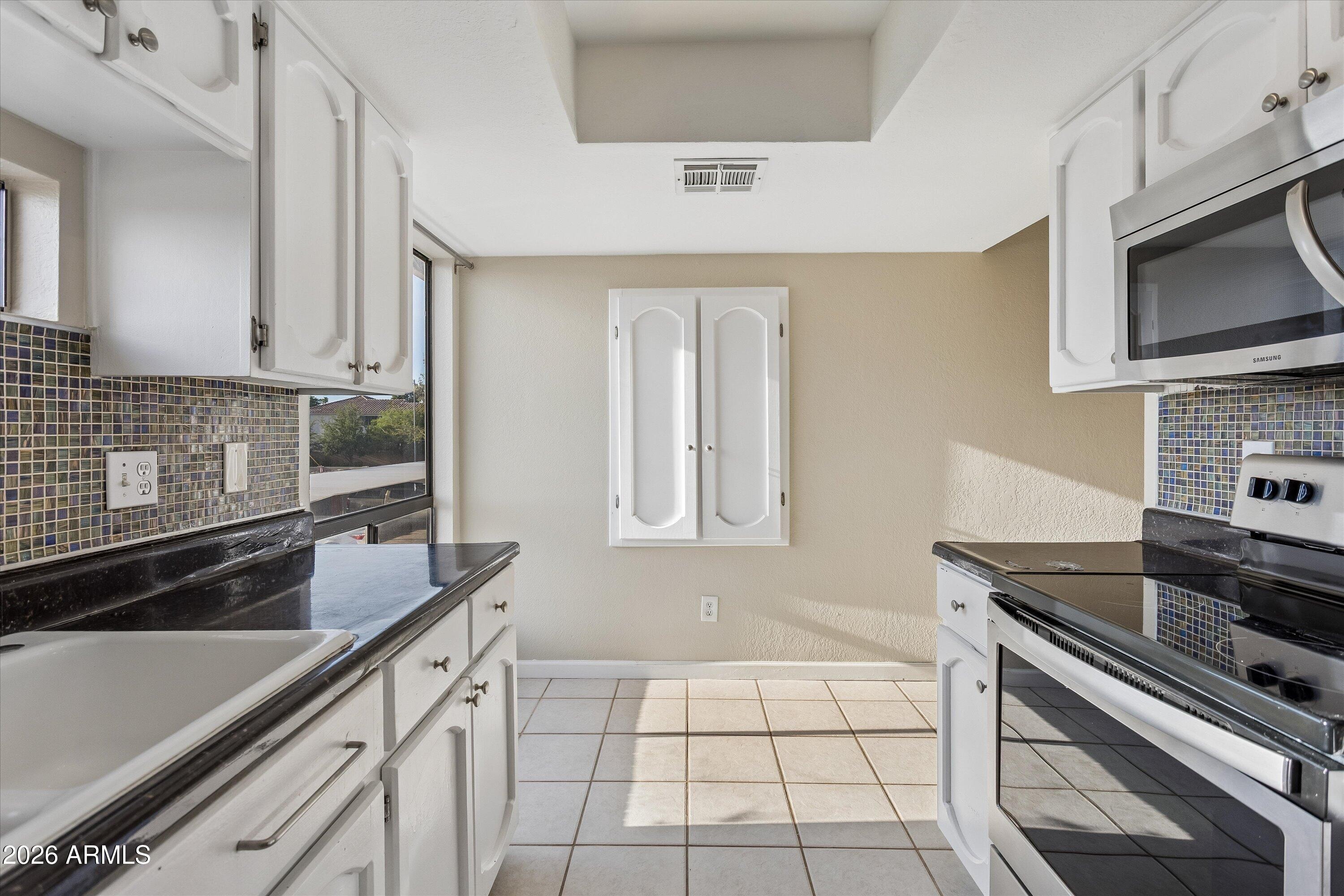 Earll Dr, Phoenix, AZ 85018 #1