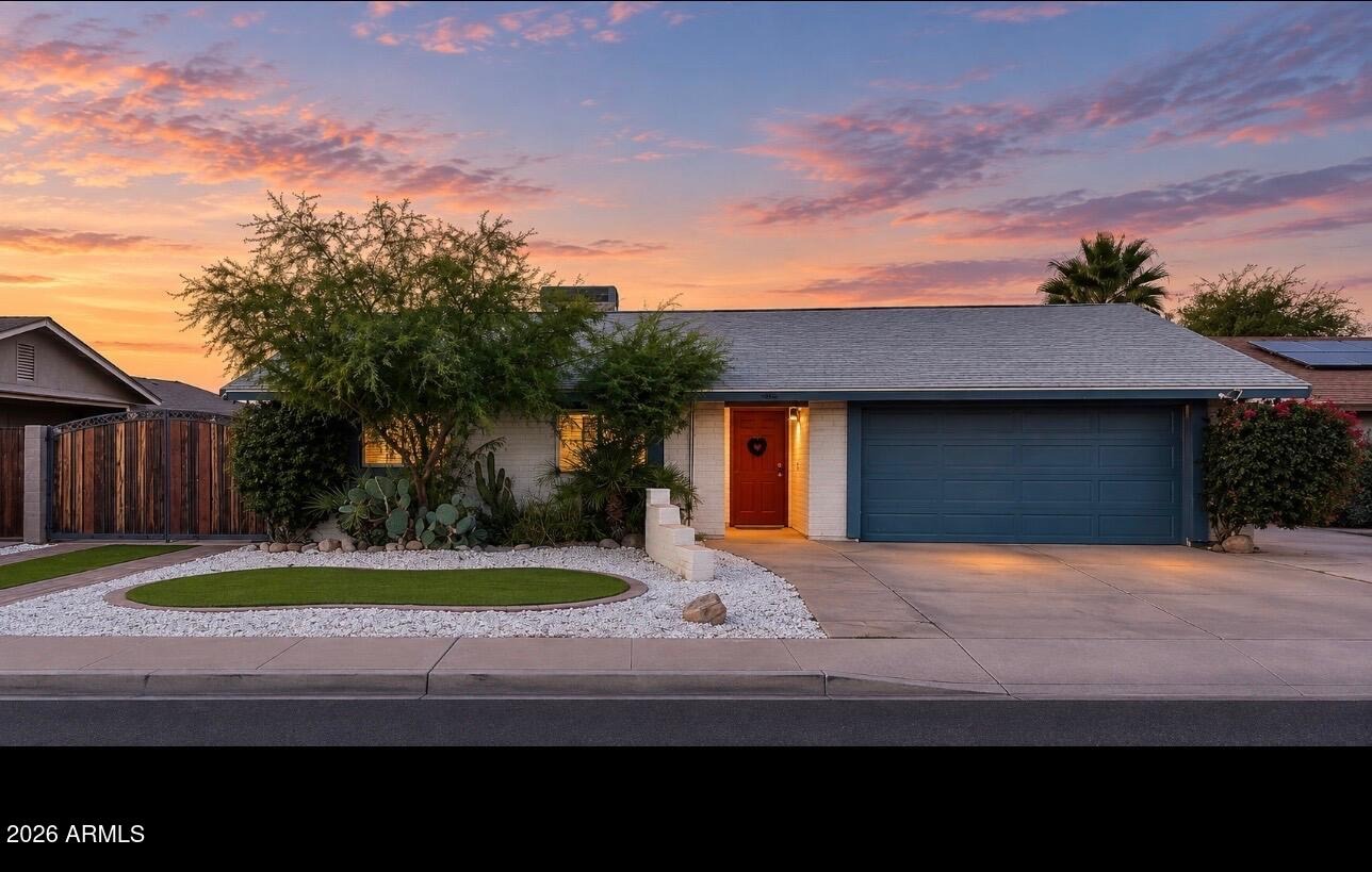 Inverness Ave, Mesa, AZ 85204