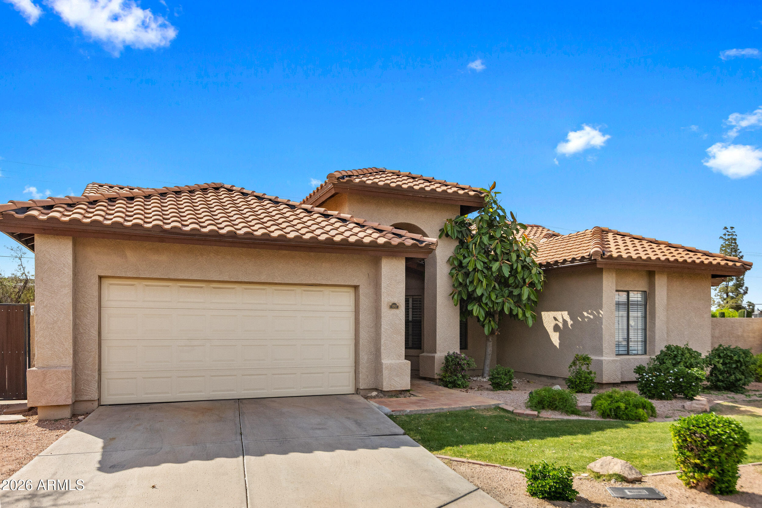Greenway Cir, Mesa, AZ 85203