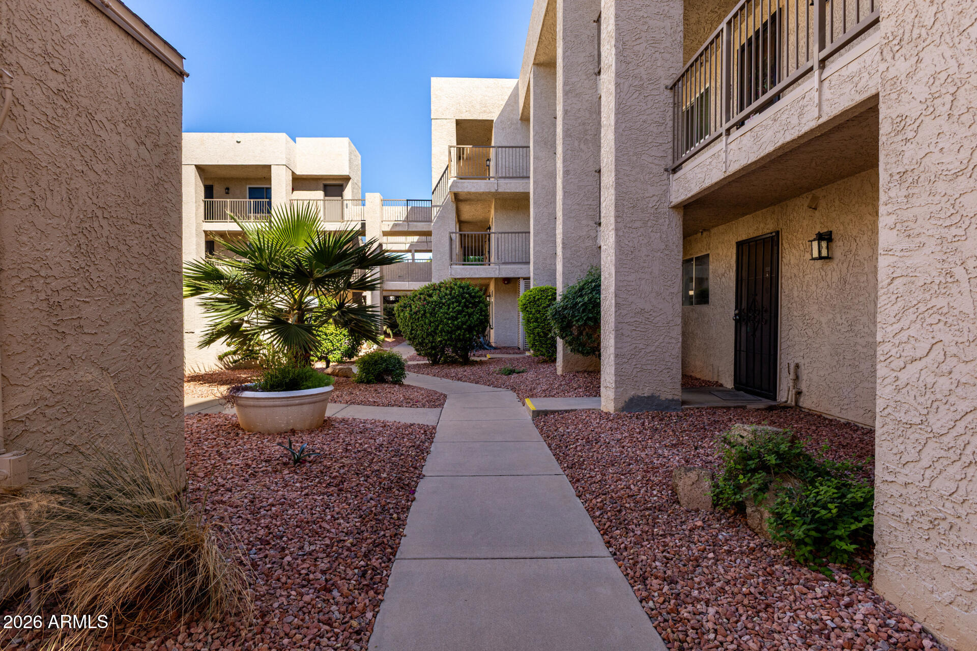 Earl Dr 112 , Scottsdale, AZ 85251