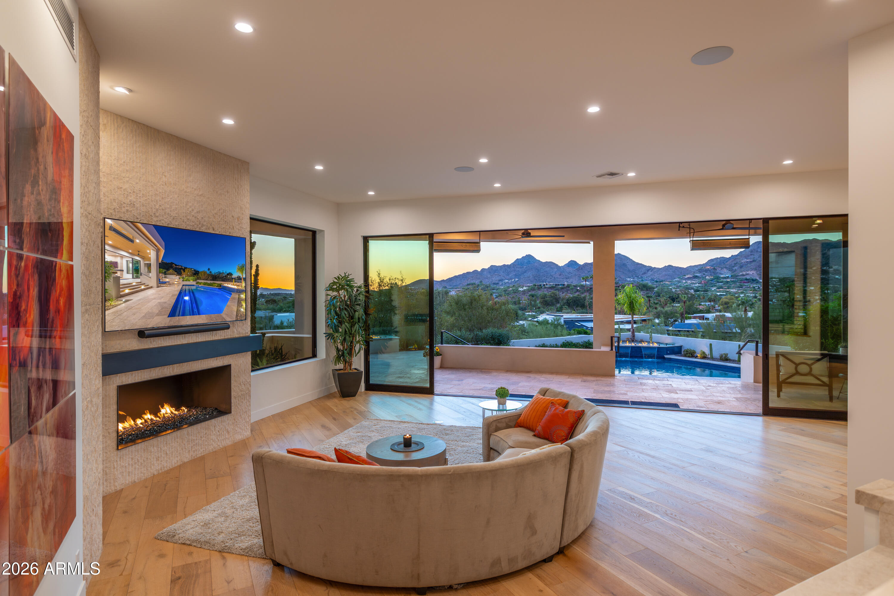 Echo Canyon Dr, Phoenix, AZ 85018