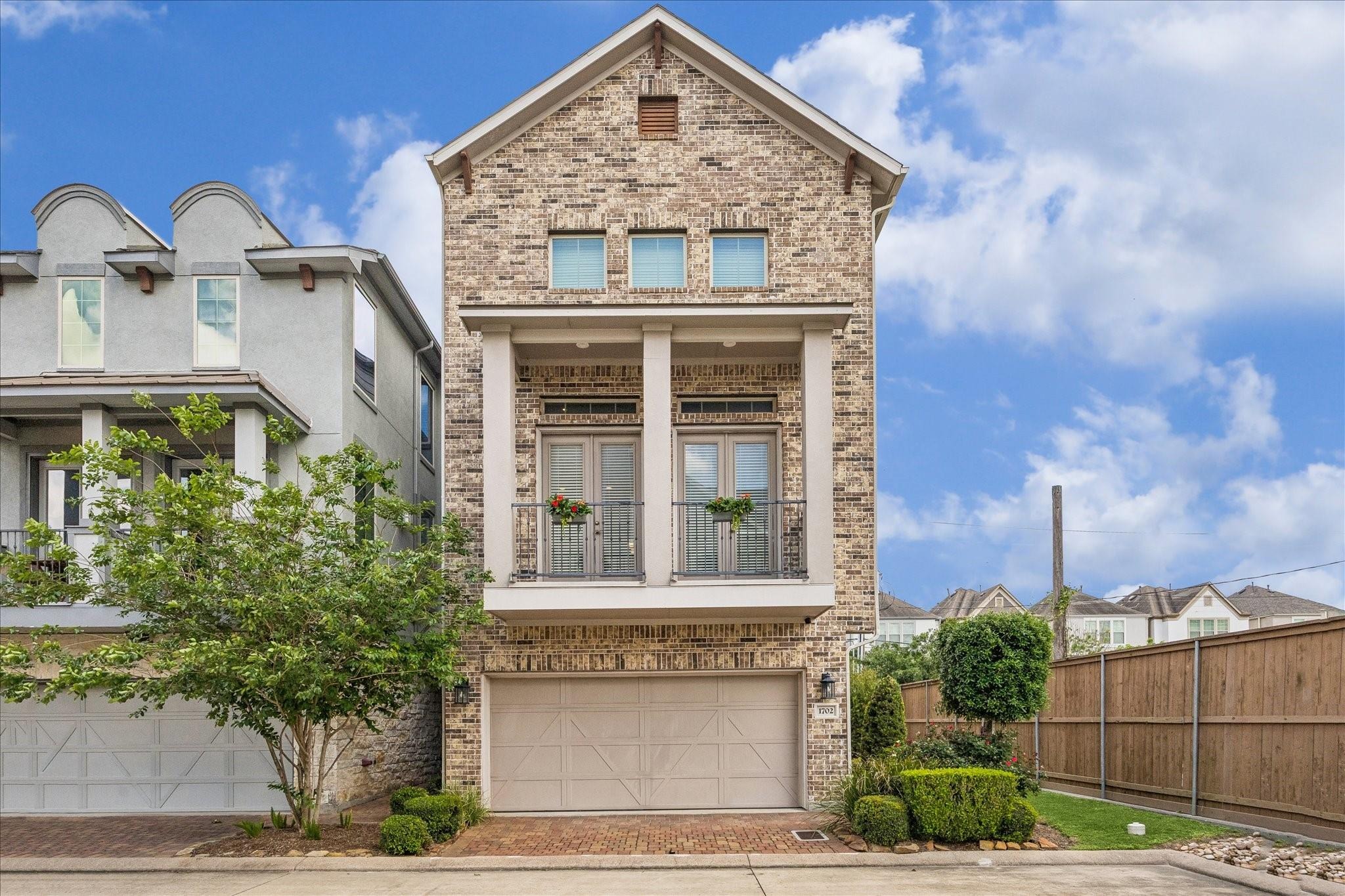 Oak Leaf Pass Dr, Houston, TX 77055