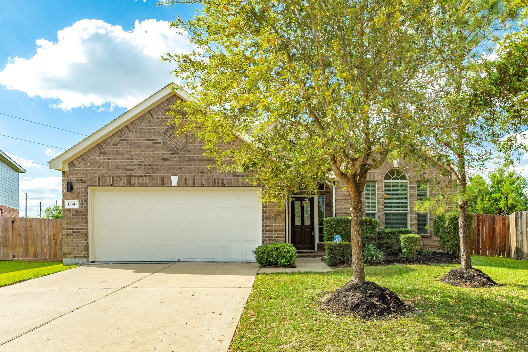 Star Creek Ln, Rosharon, TX 77583