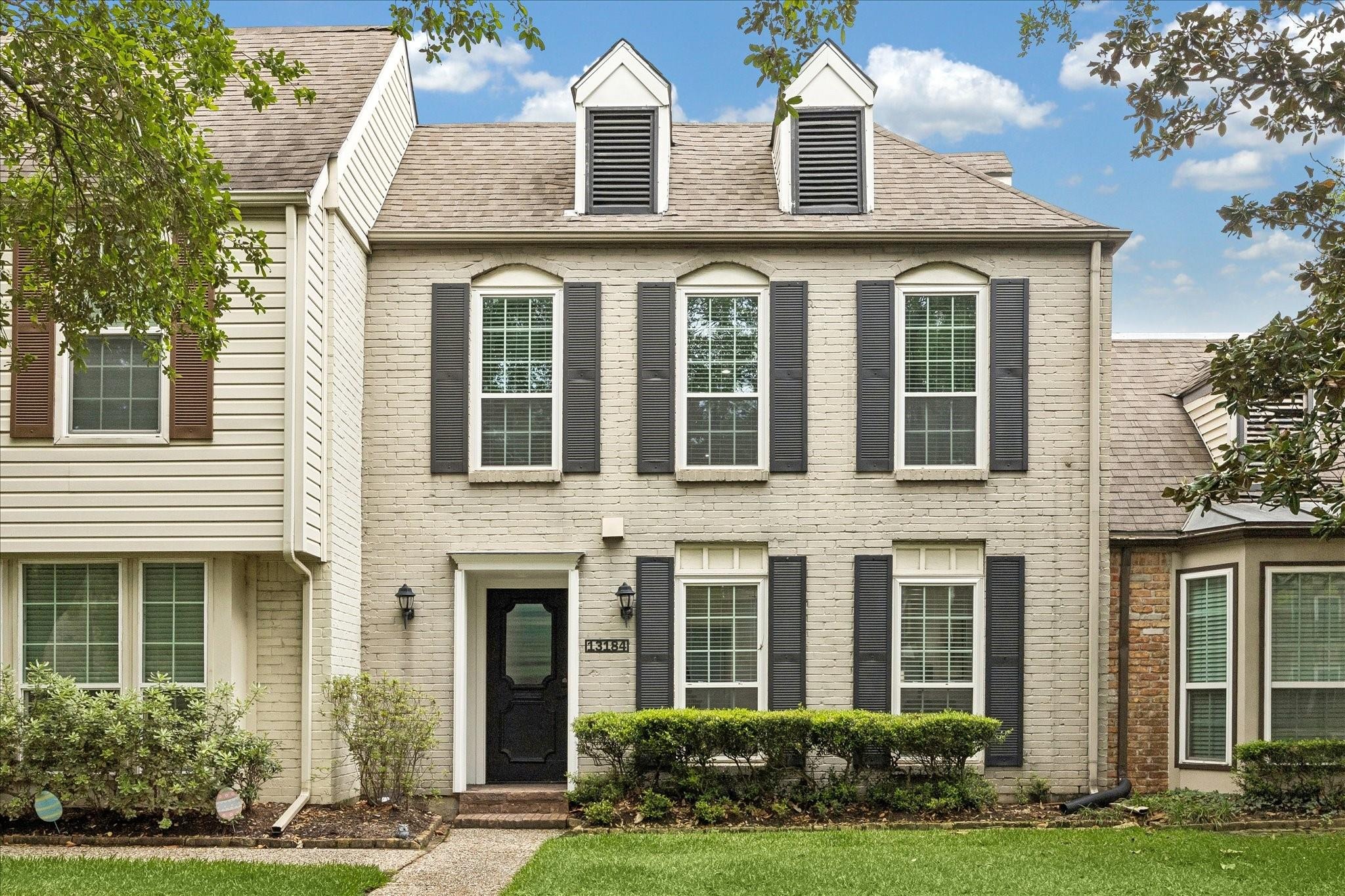Trail Hollow Dr, Houston, TX 77079