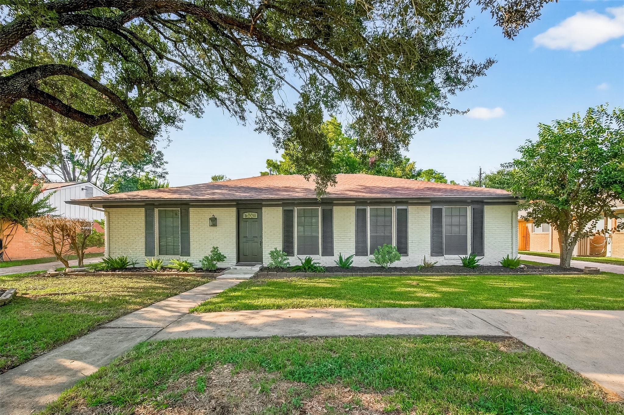 Willowbend Blvd, Houston, TX 77096