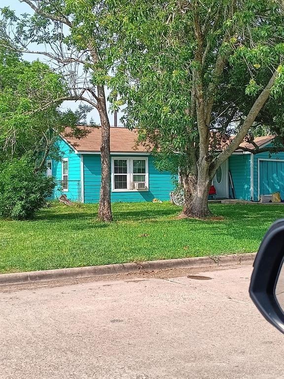 1713 N Ave H  