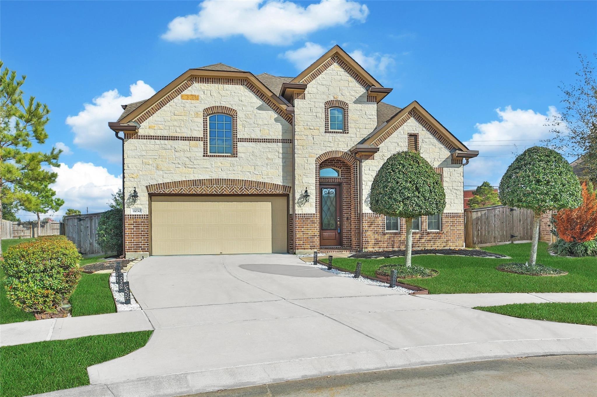 Sarah Bluff Ln, Cypress, TX 77433