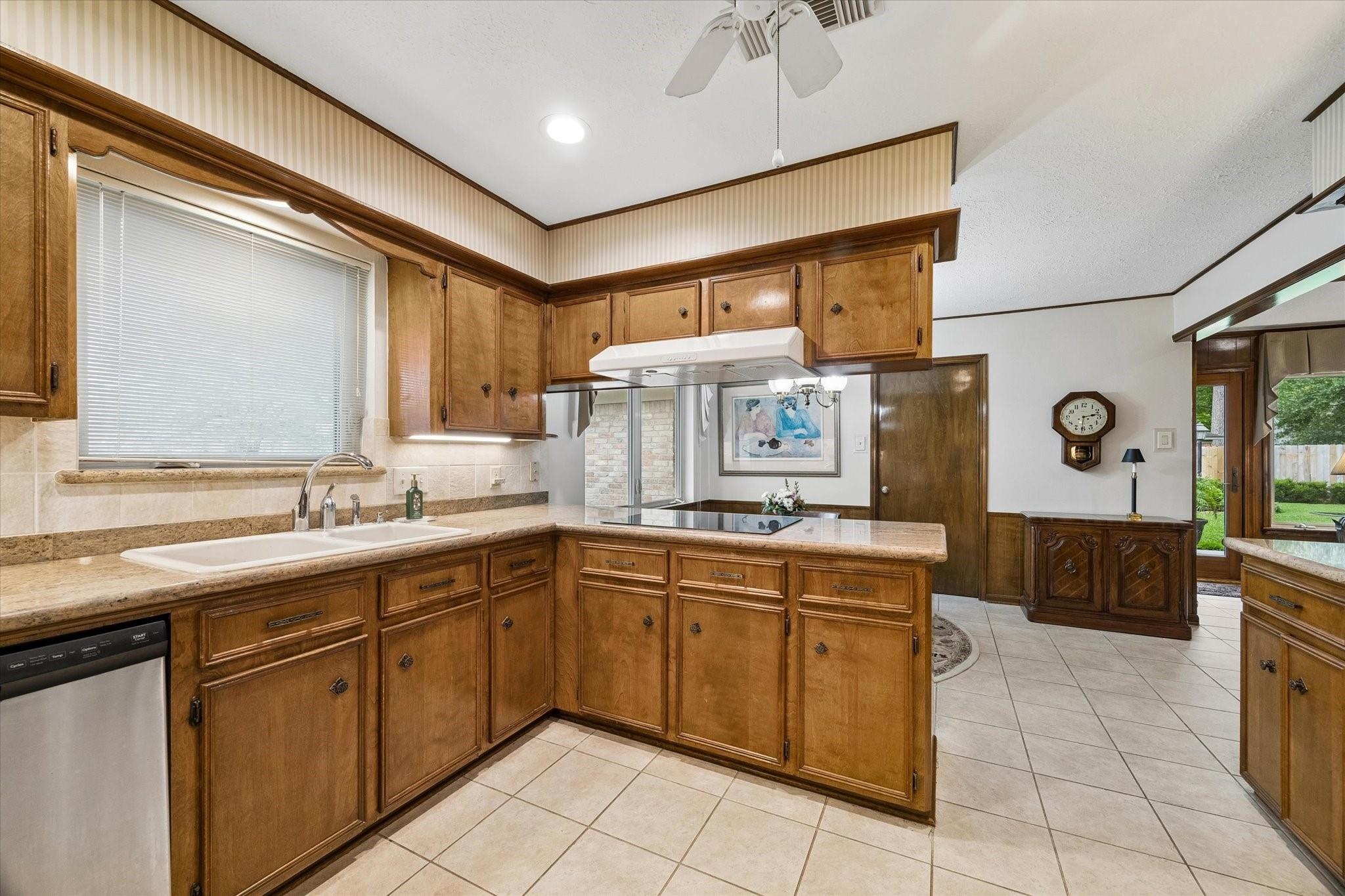 Twin Springs Dr, Kingwood, TX 77339 #1