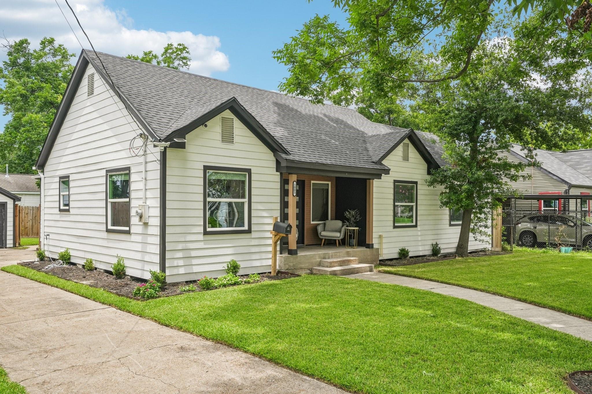 Sue St, Houston, TX 77009