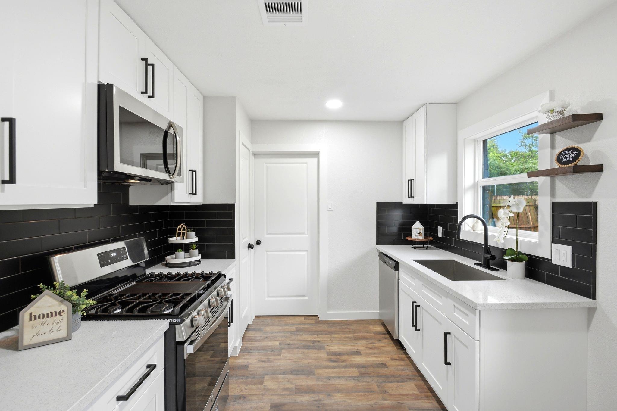 Annunciation St, Houston, TX 77016