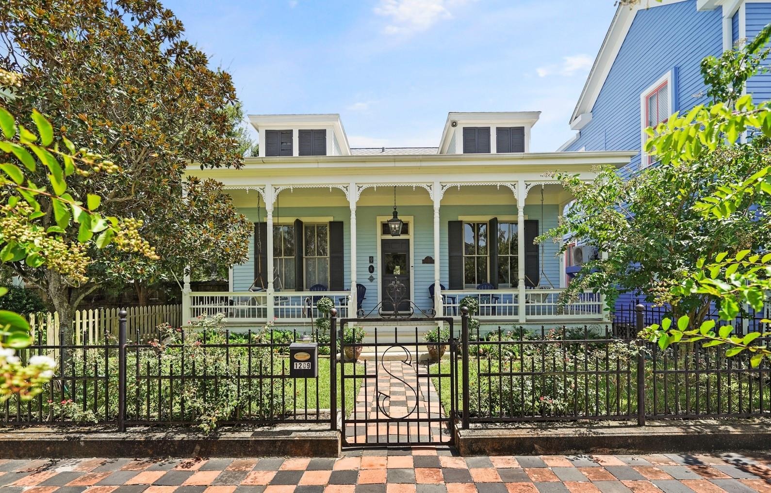 Winnie St, Galveston, TX 77550