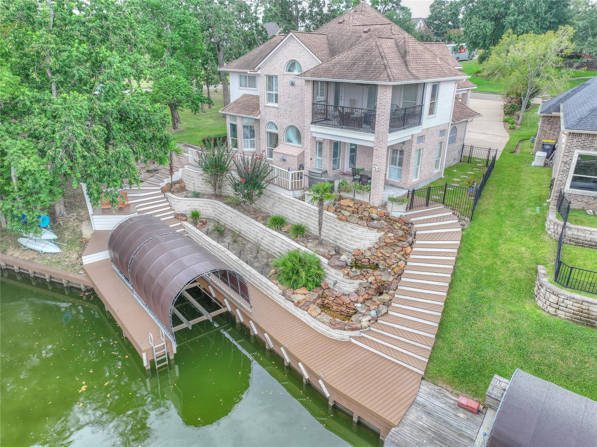 Longmire Trl, Conroe, TX 77304