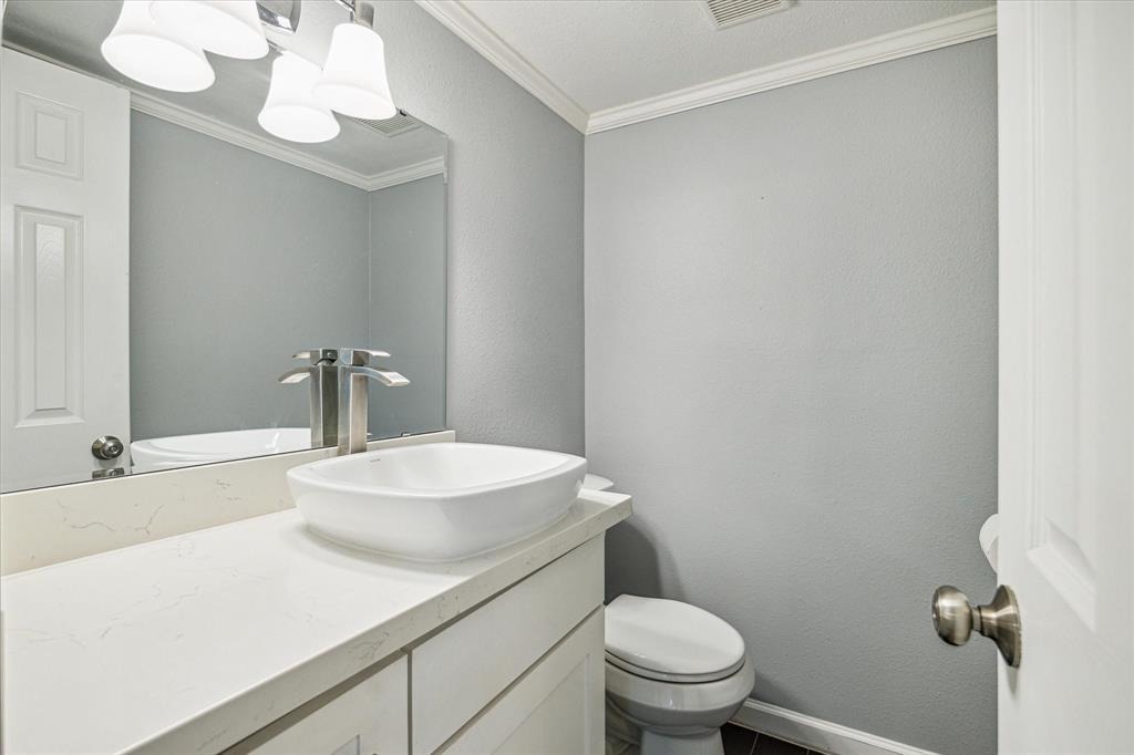 Threadneedle St, Houston, TX 77079 #1