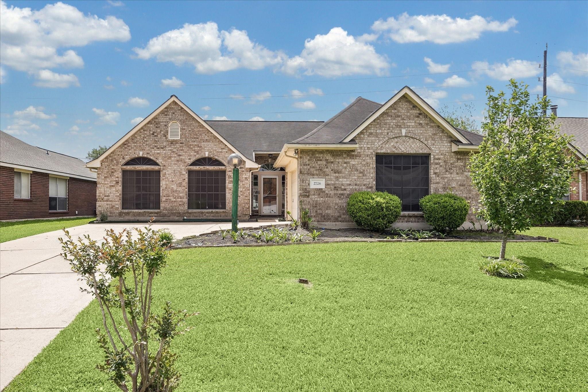 Larkspur Cir, Pearland, TX 77584