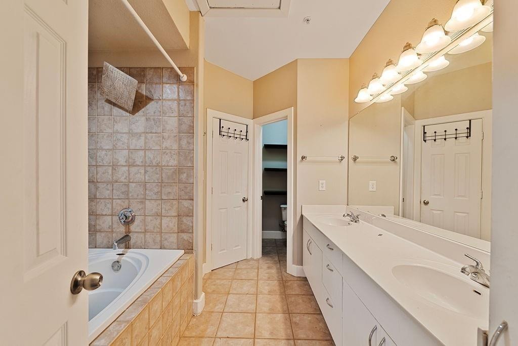 Elgin St, Houston, TX 77004 #1
