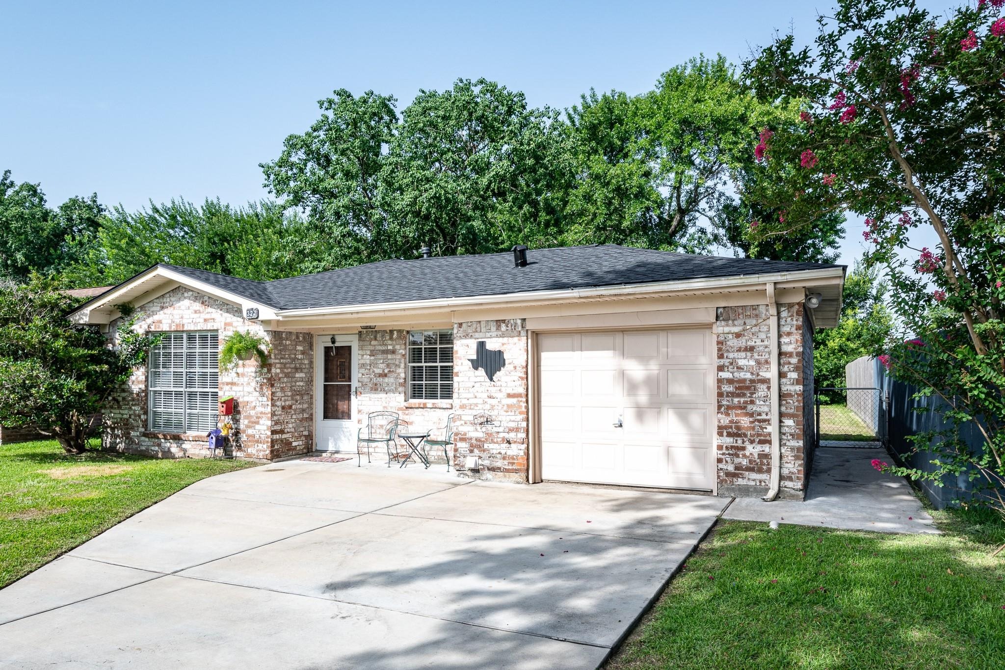 Carroll St, LA Porte, TX 77571