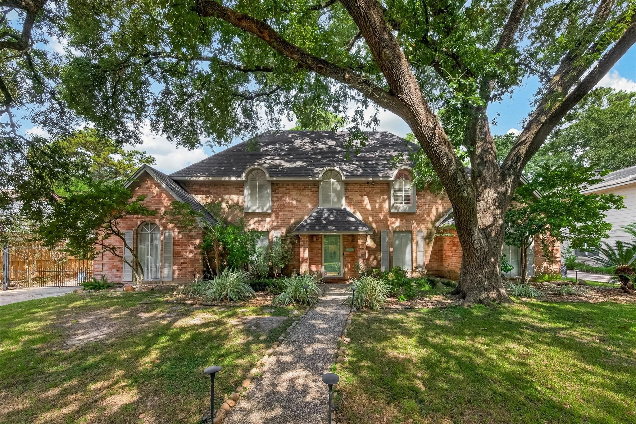 Lodge Creek Dr, Houston, TX 77066