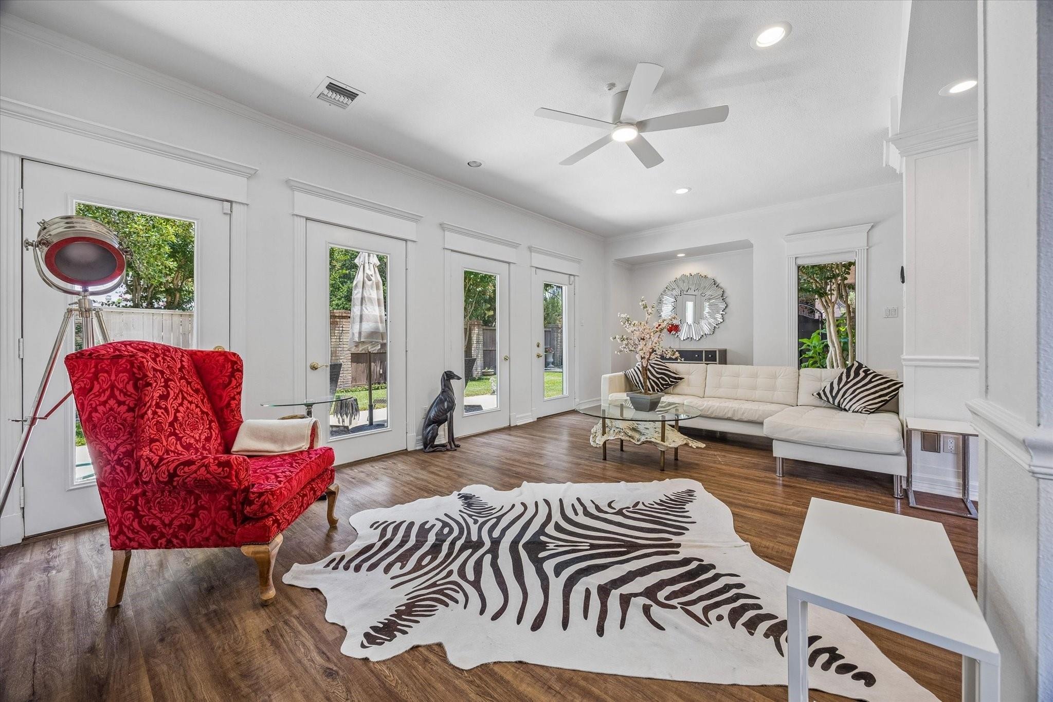 Nantucket Dr, Houston, TX 77057