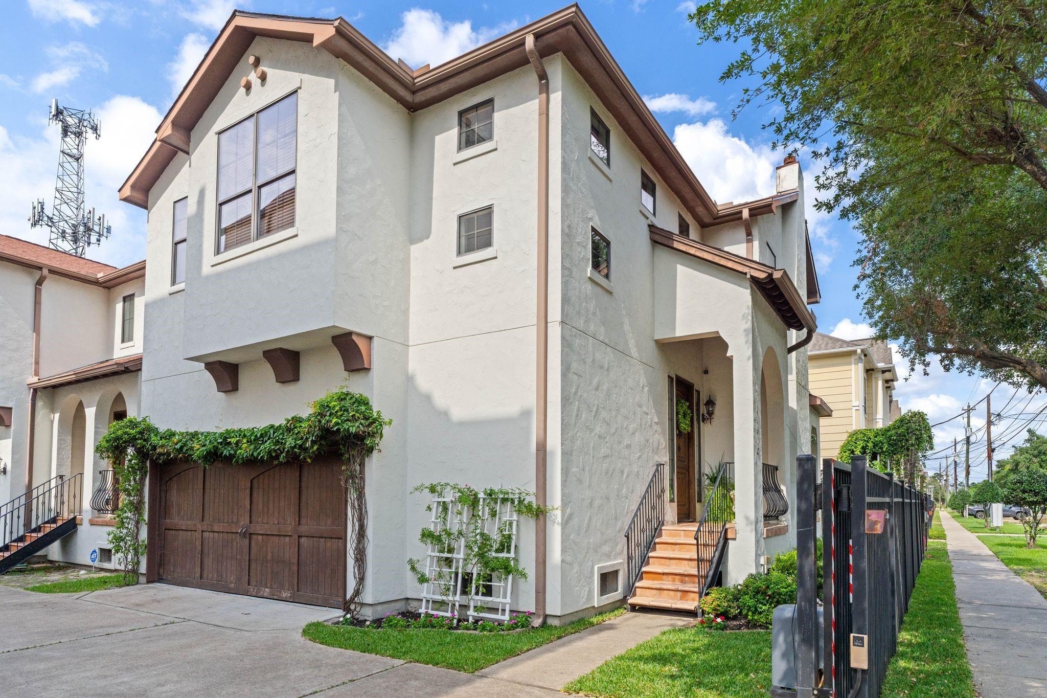 24th St, Houston, TX 77008