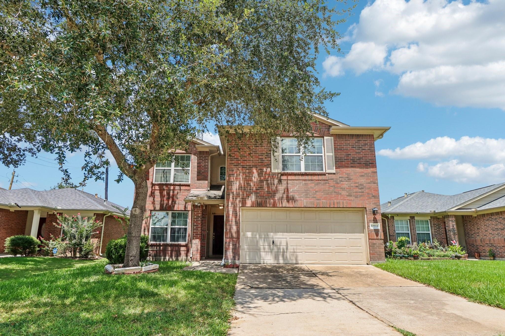 Bonnetbriar Ln, Sugar Land, TX 77498