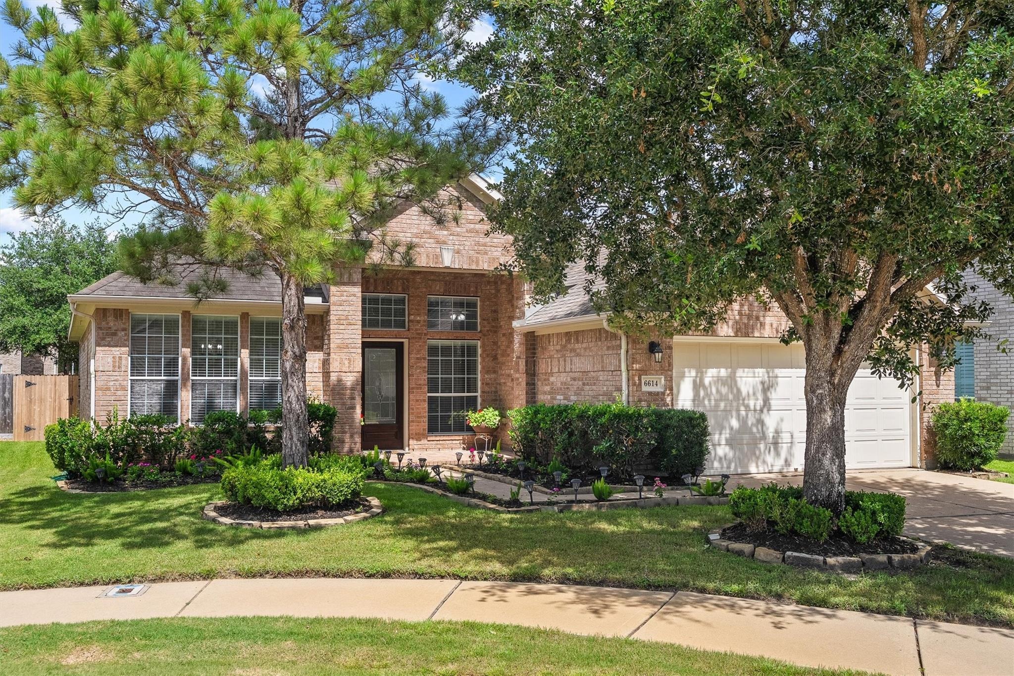 Lavender Bend Ln, Katy, TX 77494