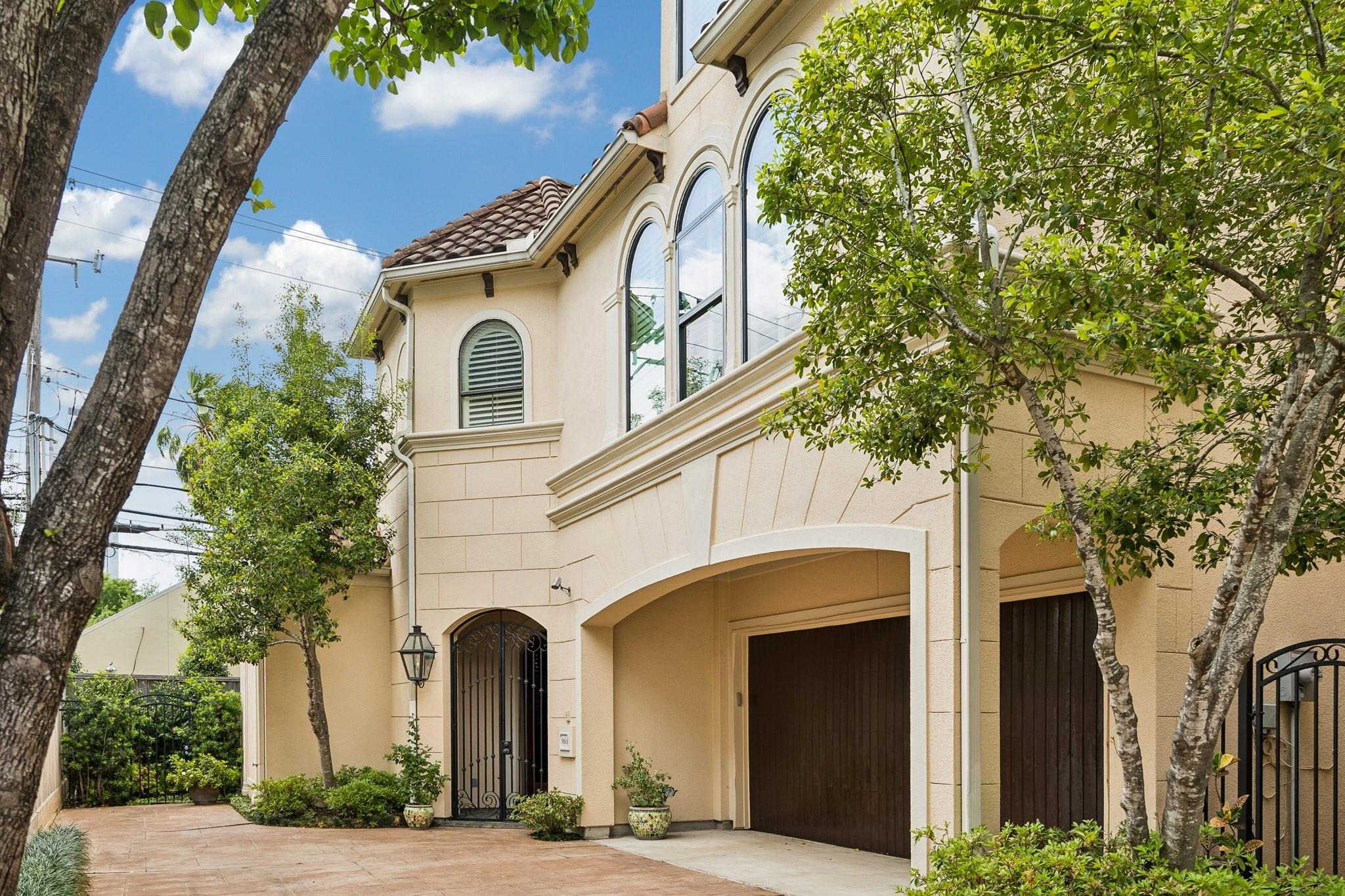 Mid Ln, Houston, TX 77027