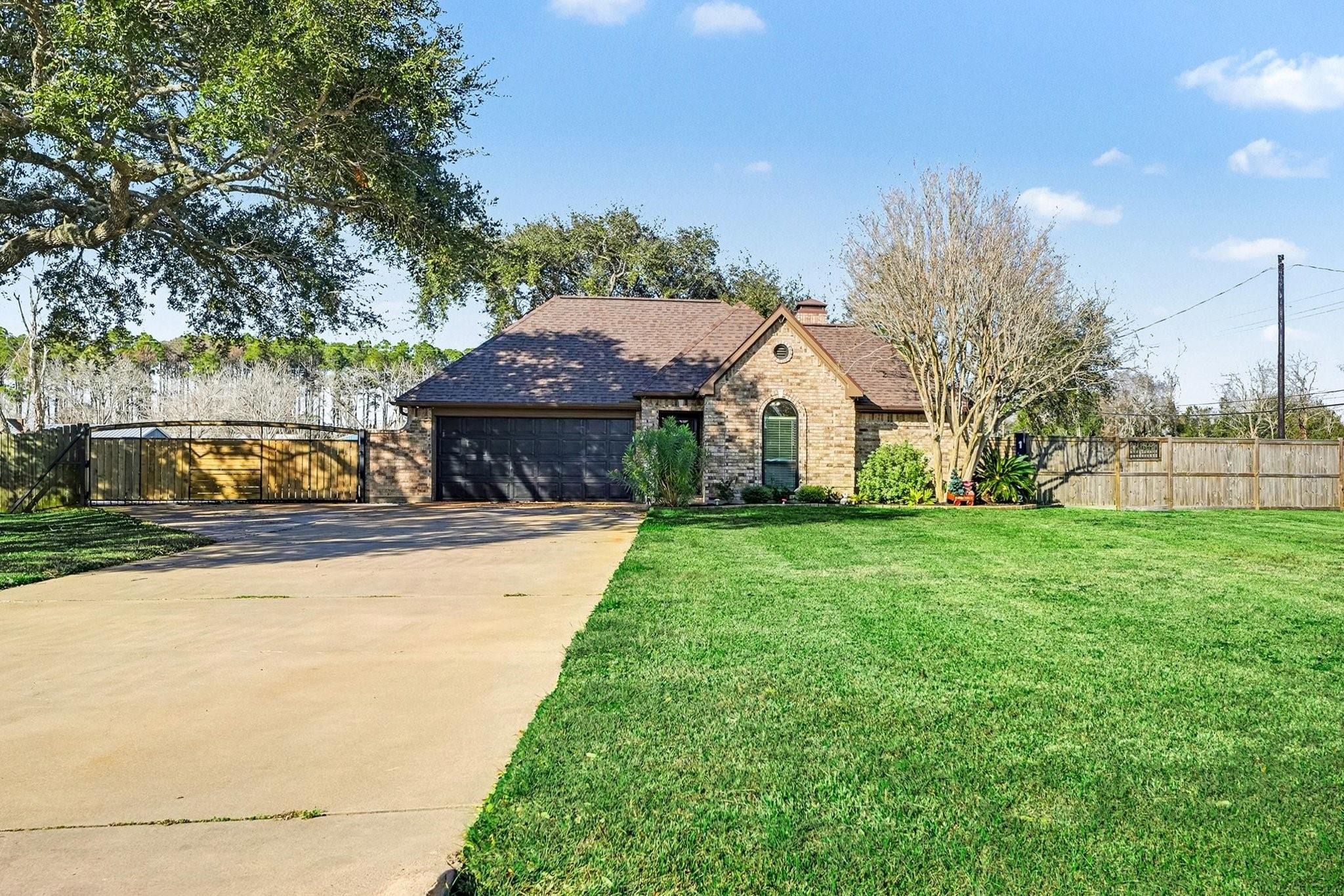 Bob White Dr, Santa Fe, TX 77510