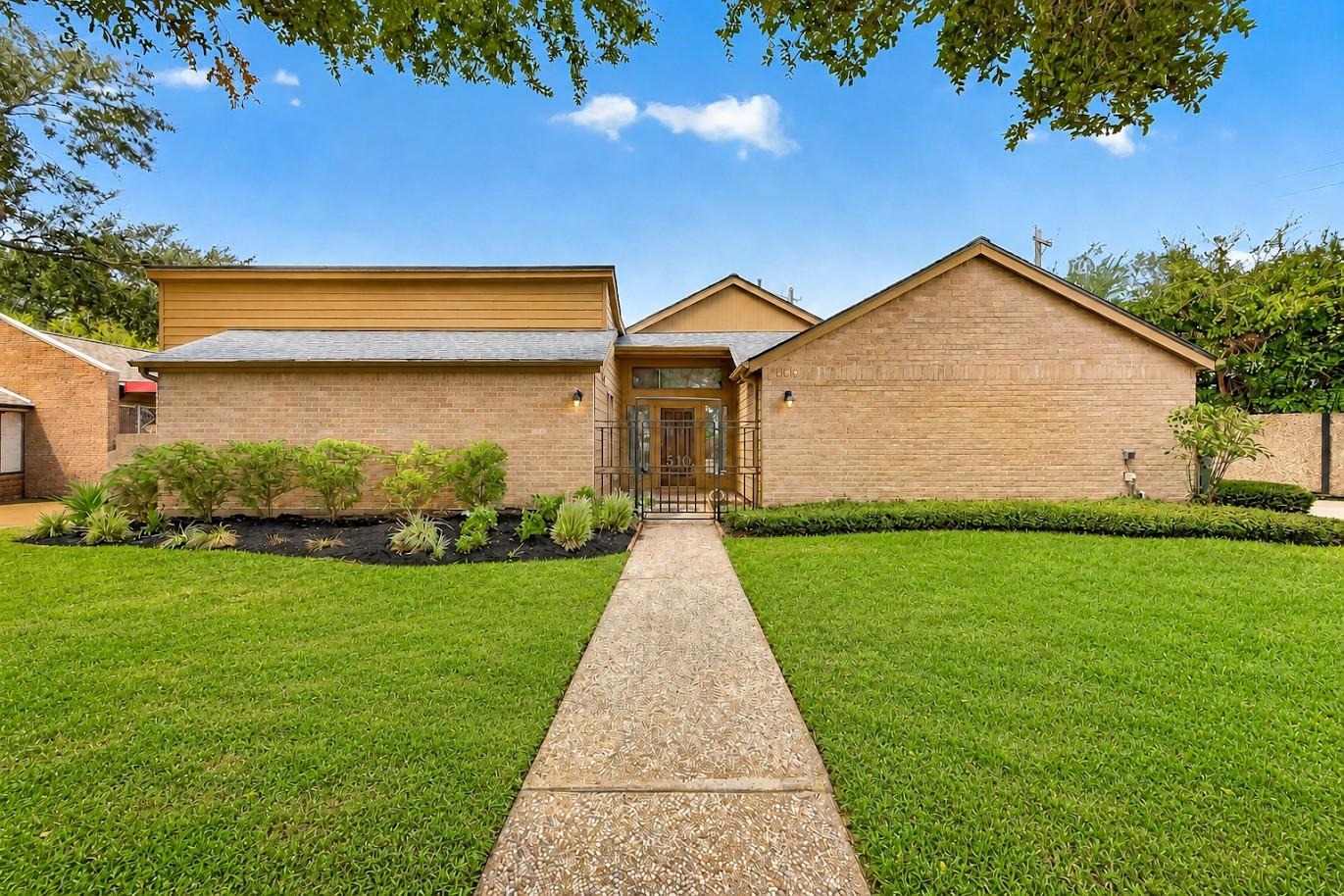 Power Ct, Sugar Land, TX 77478