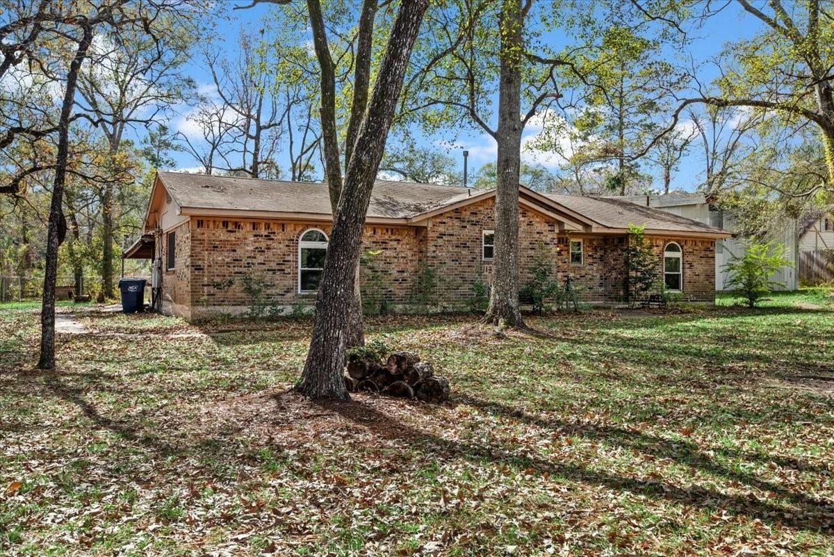 Catfish Ln, Conroe, TX 77384
