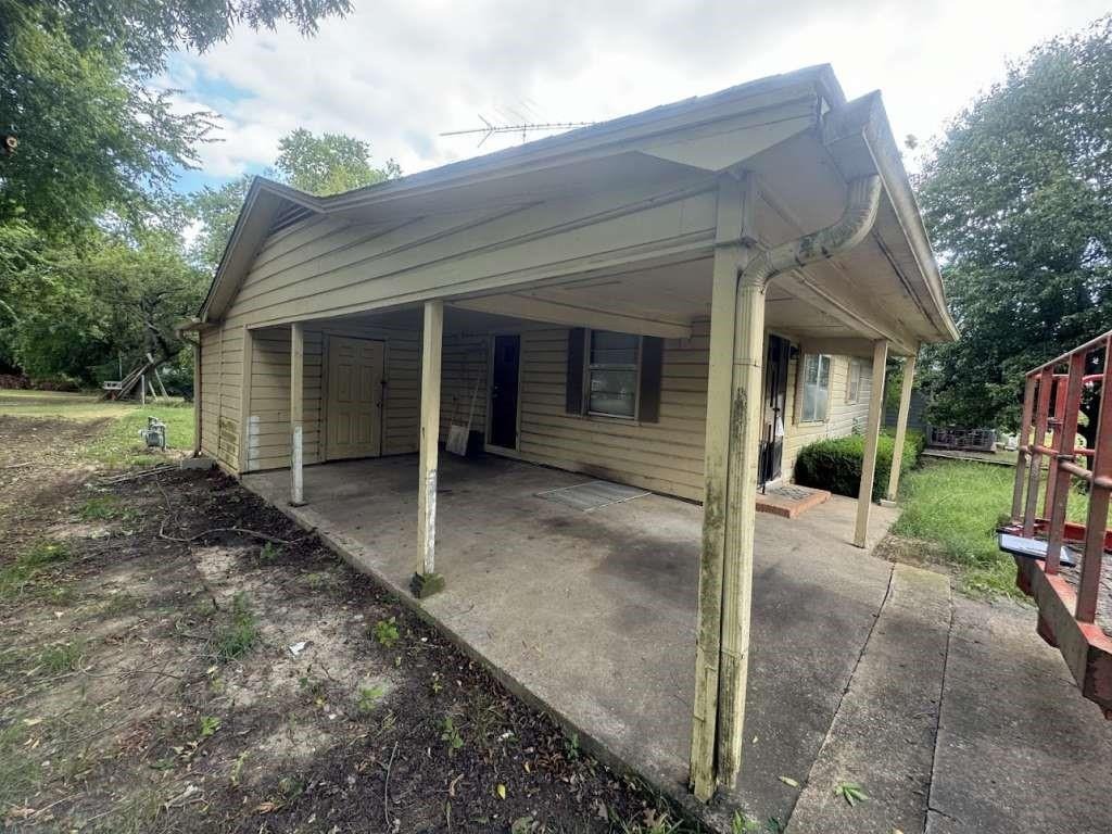Dallas St, Wolfe City, TX 75496