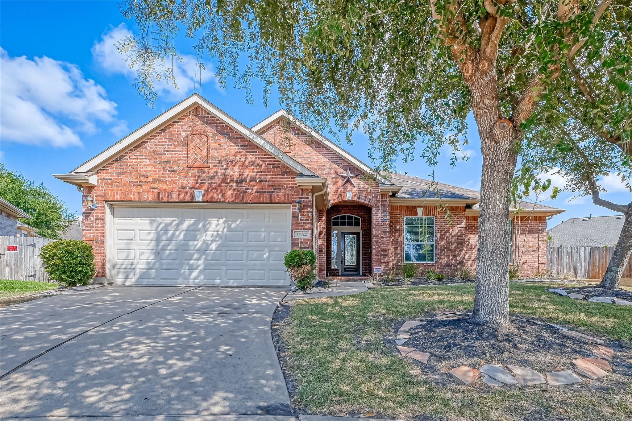 Normandy Ct, Sugar Land, TX 77498