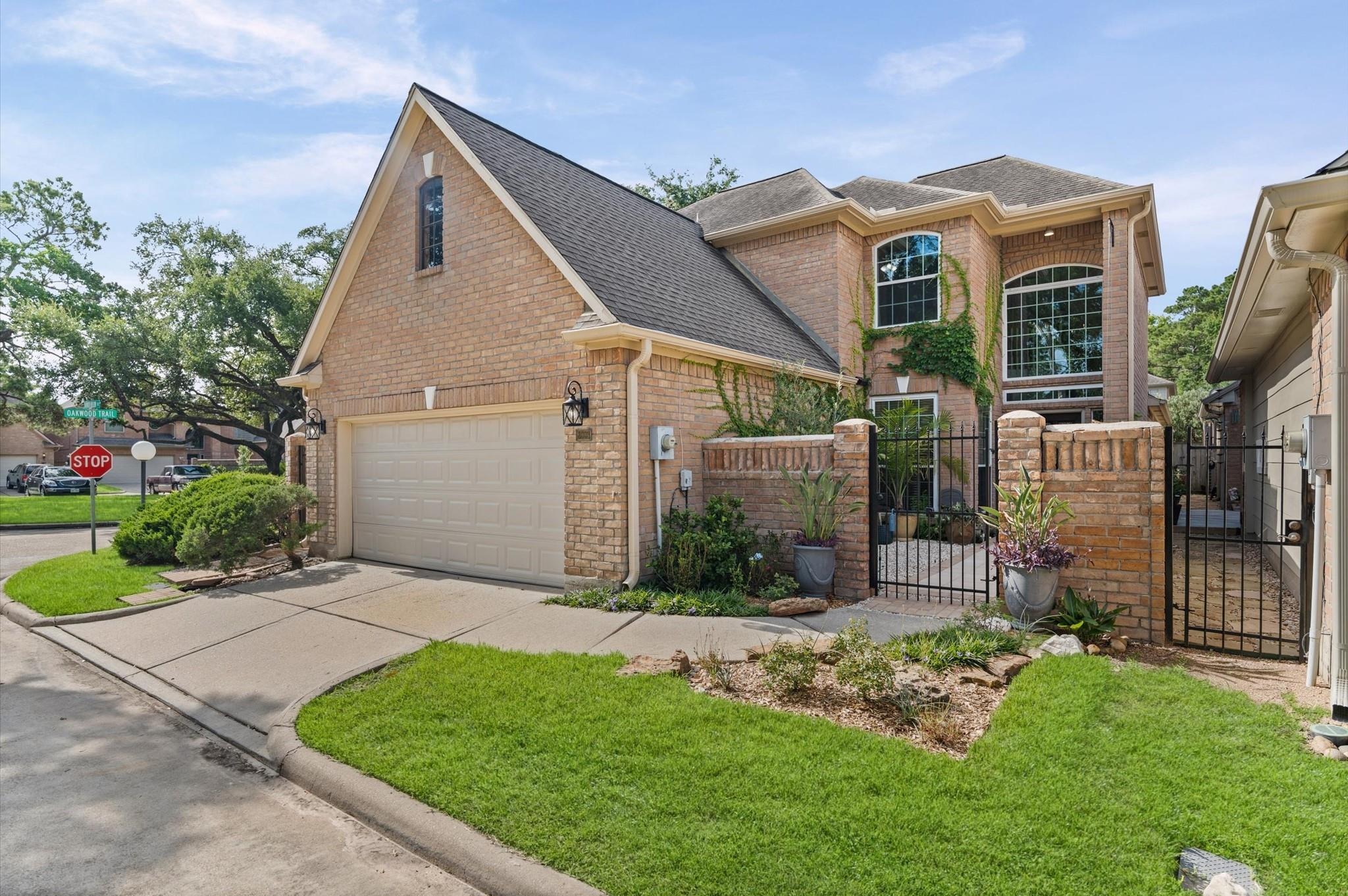 Oakwood Hollow St, Houston, TX 77040