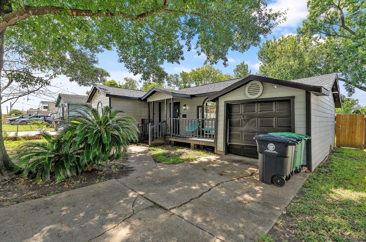 Knoxville St, Houston, TX 77051